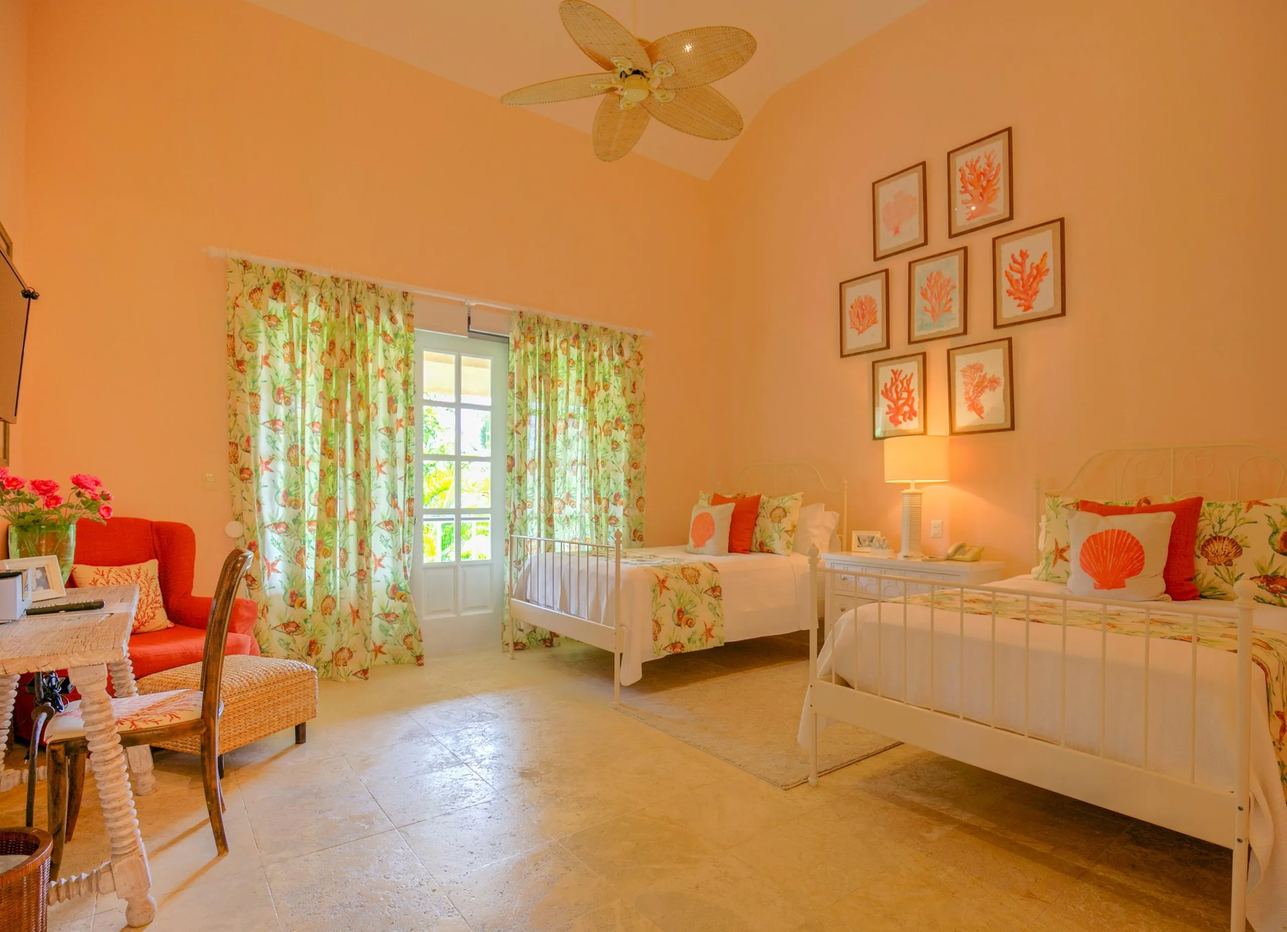 Unique Tropical Villa with Private Pool and Lush Surroundings — photograph 10