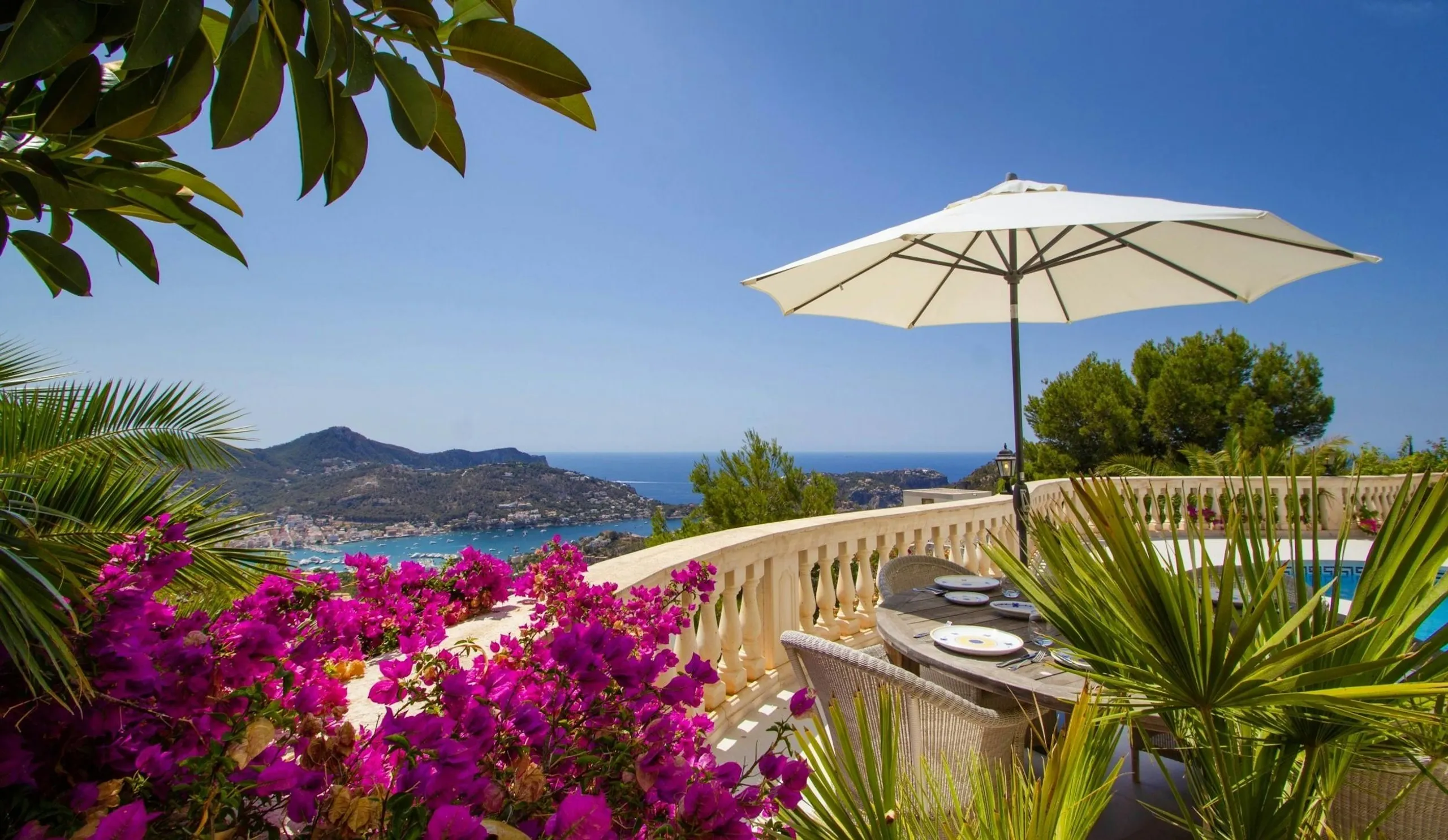 Sophisticated Haven for Your Dream Holiday with Unforgettable Panoramic Views — photograph 5