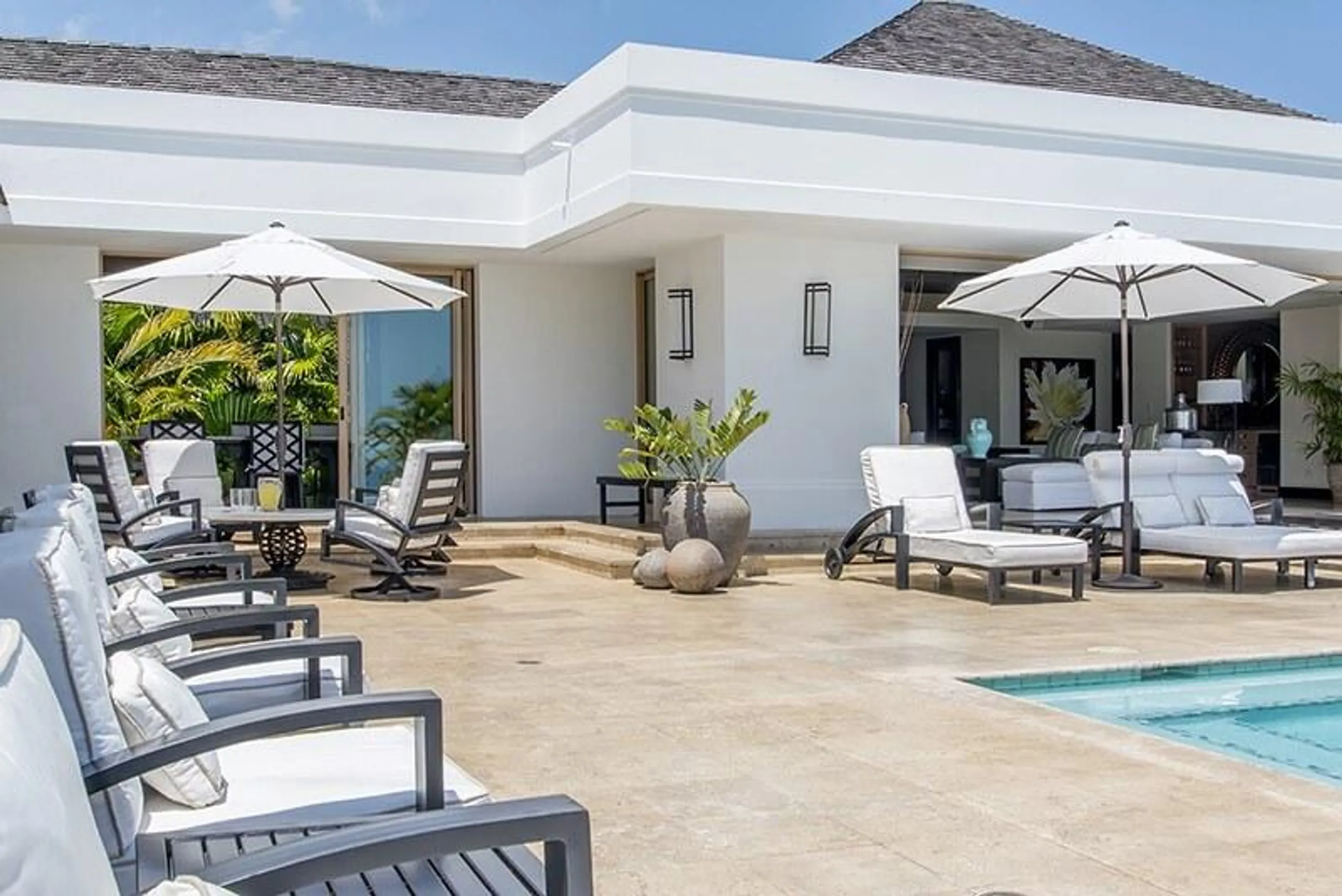 Stunning Seaview Villa with Infinity Pool and Jacuzzi — photograph 9