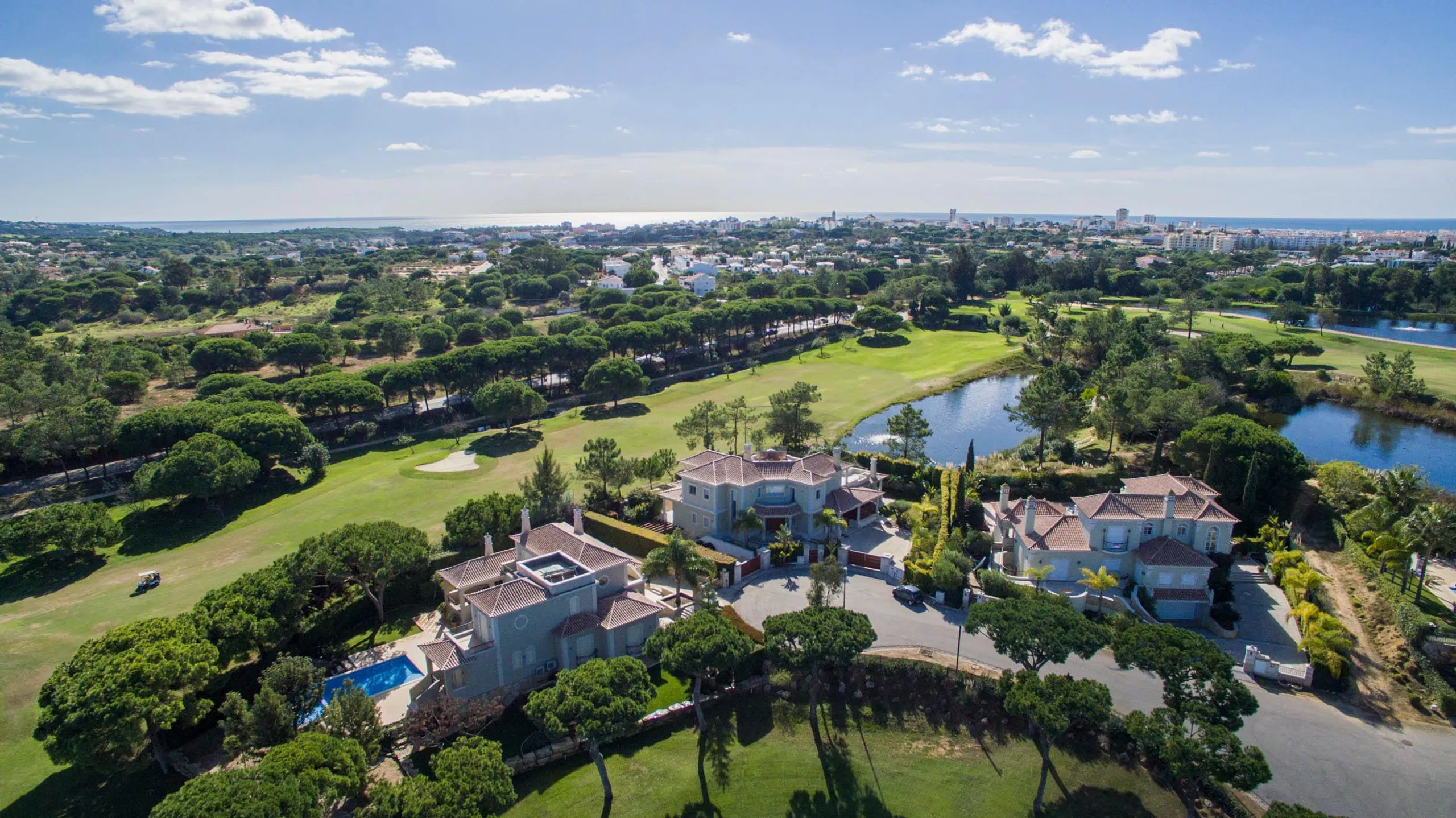 Spacious 6-Bedroom Villa with Private Pool and Golf Course Views — photograph 5