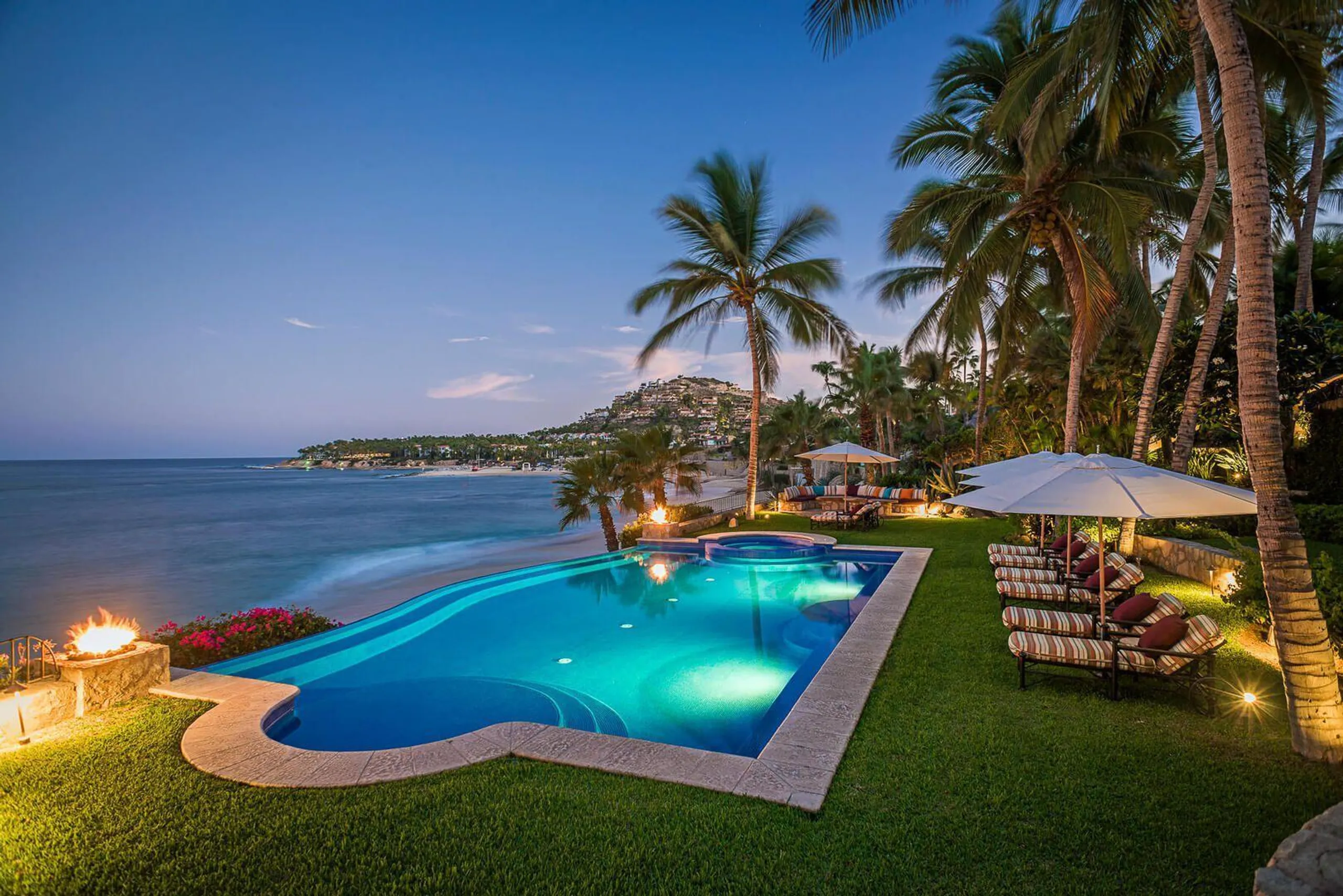 Beautiful Luxury Beachfront Grand Compound with Large Pool in Palmilla