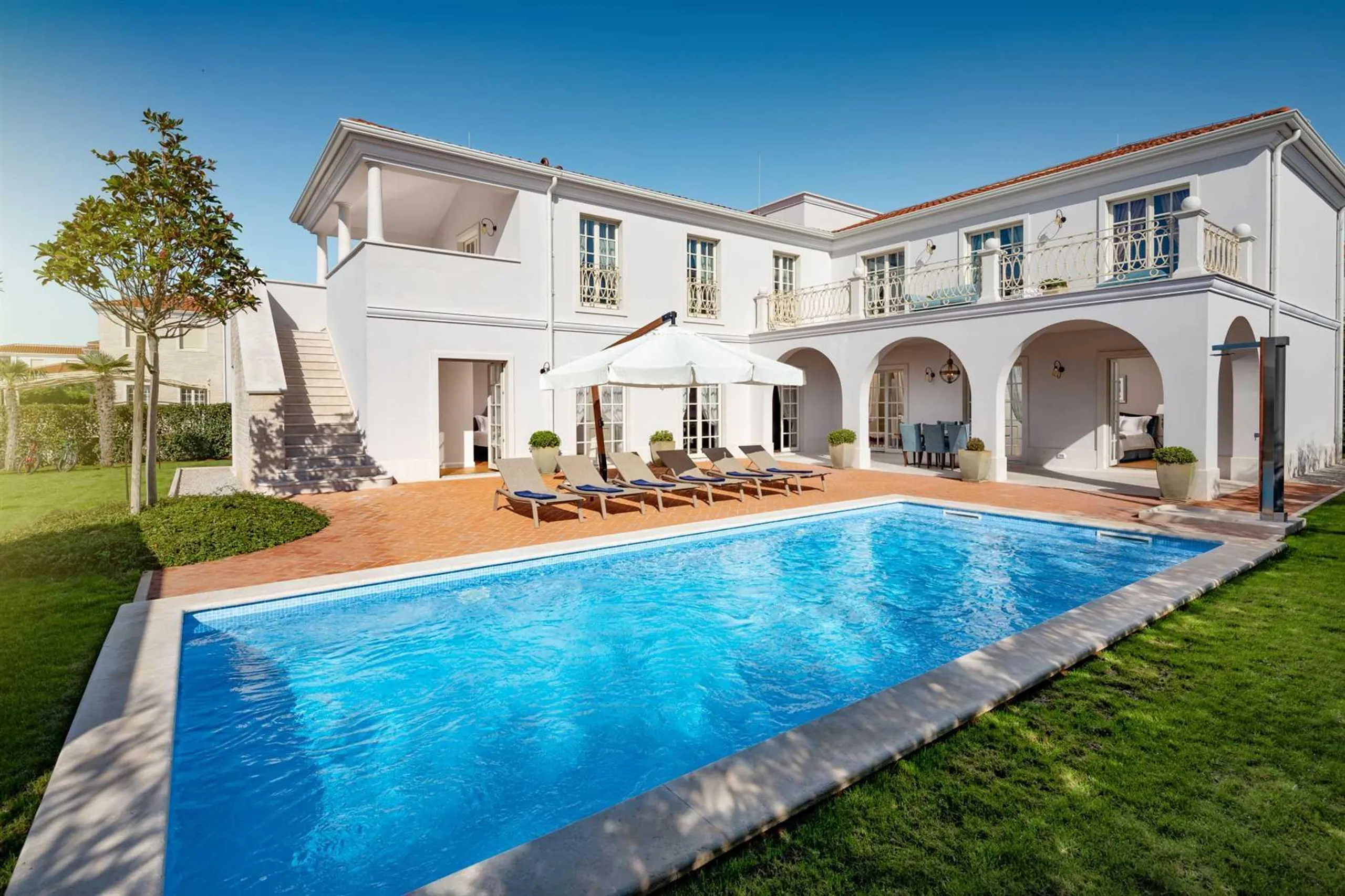 Majestic Villa with Private Pool and Stunning Garden, Vabriga