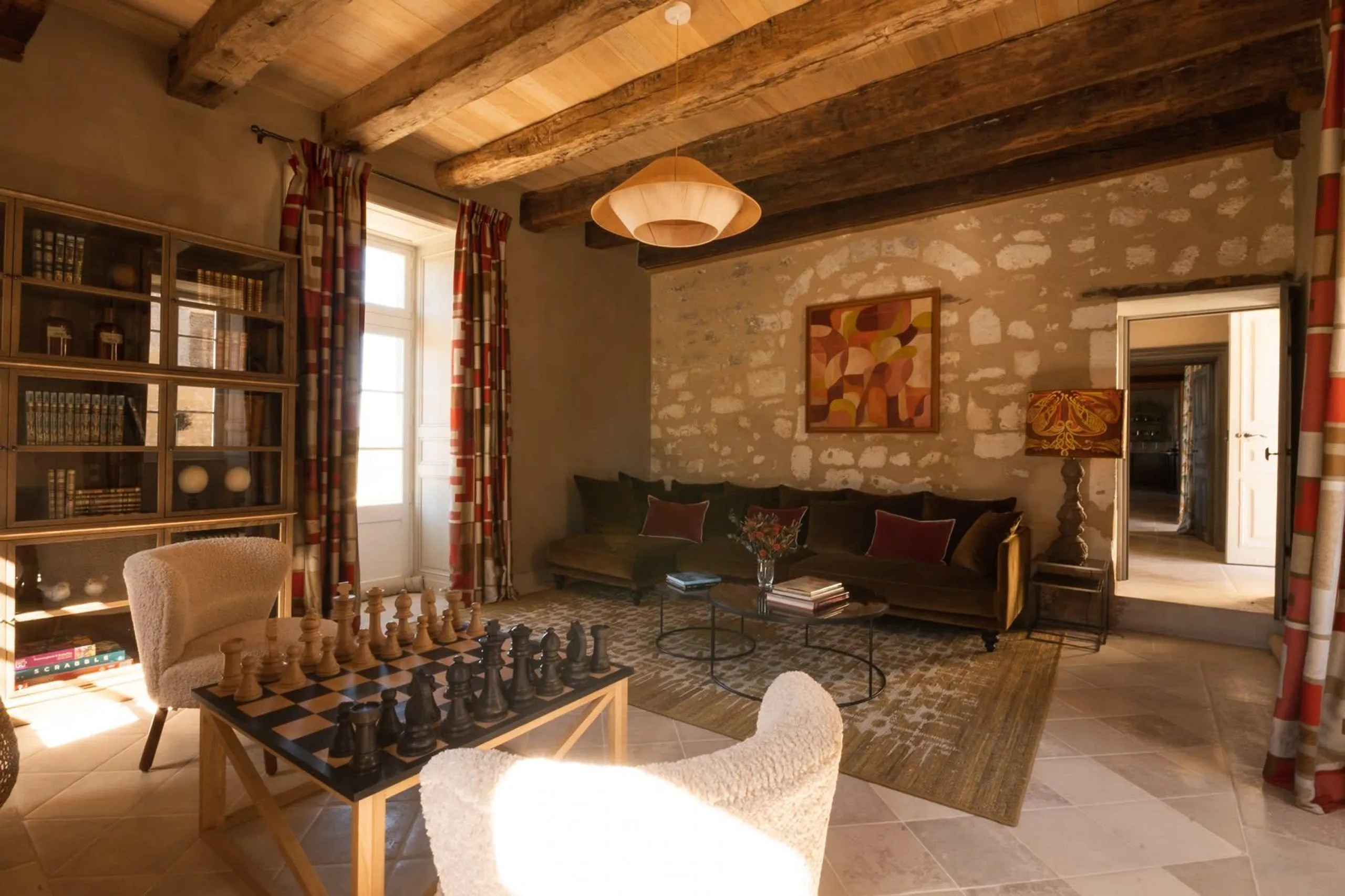 Elegant Chateau with Invigorating Pool — photograph 8