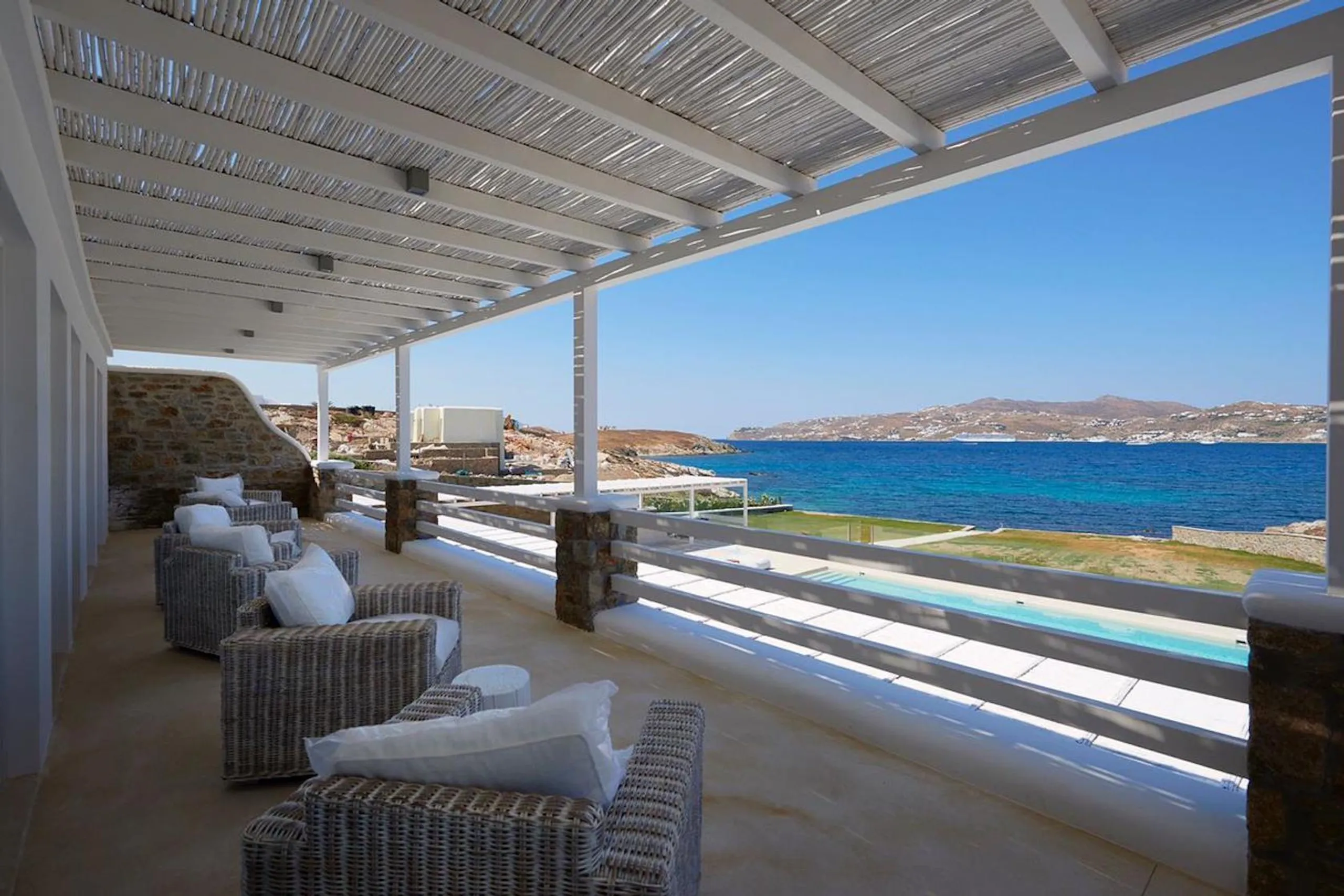 Swanky Mykonos Villa with Walks to Beach — photograph 4