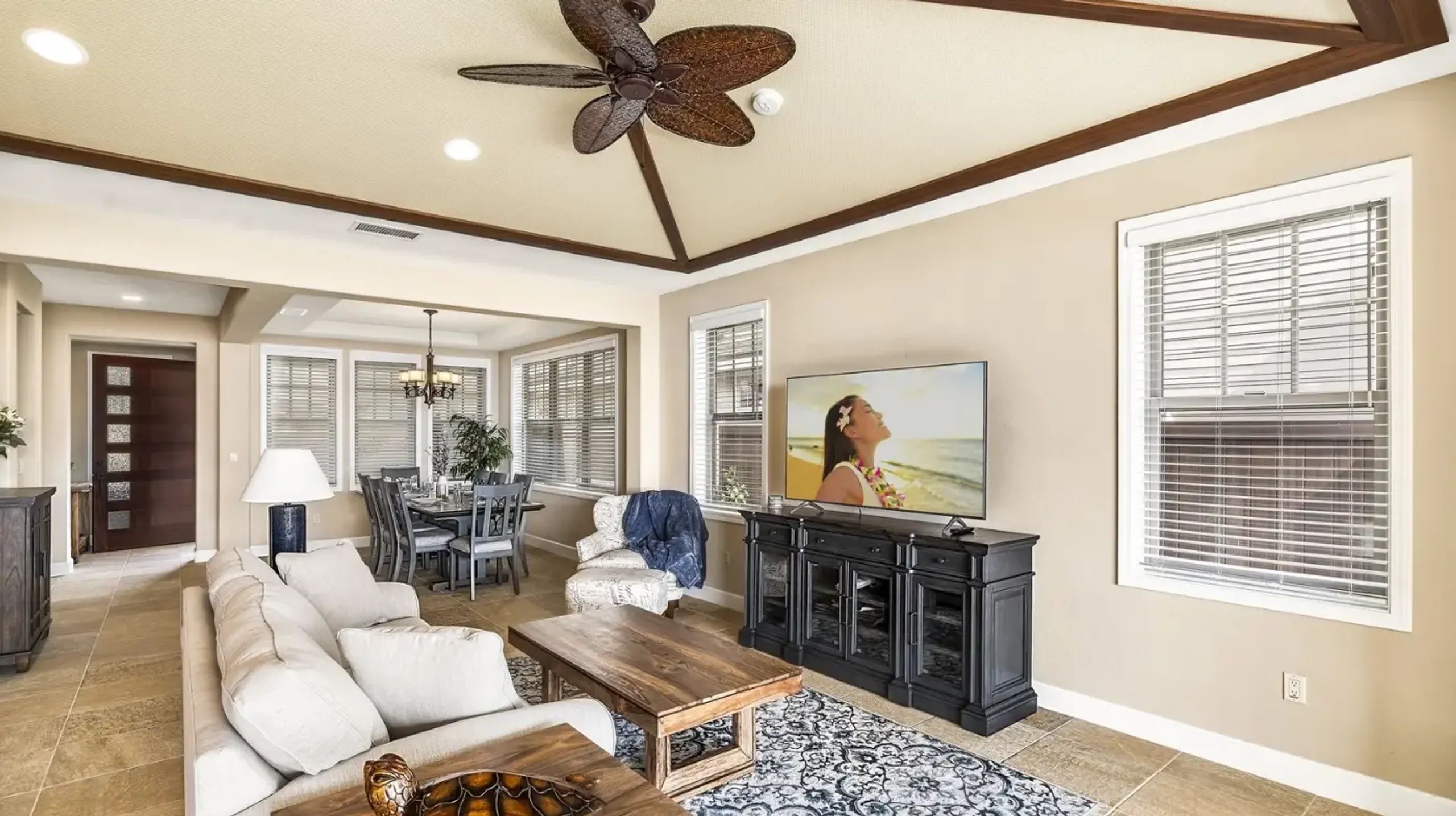 Big Island Makai Luxury Oasis with Ocean and Golf Course Views — photograph 11