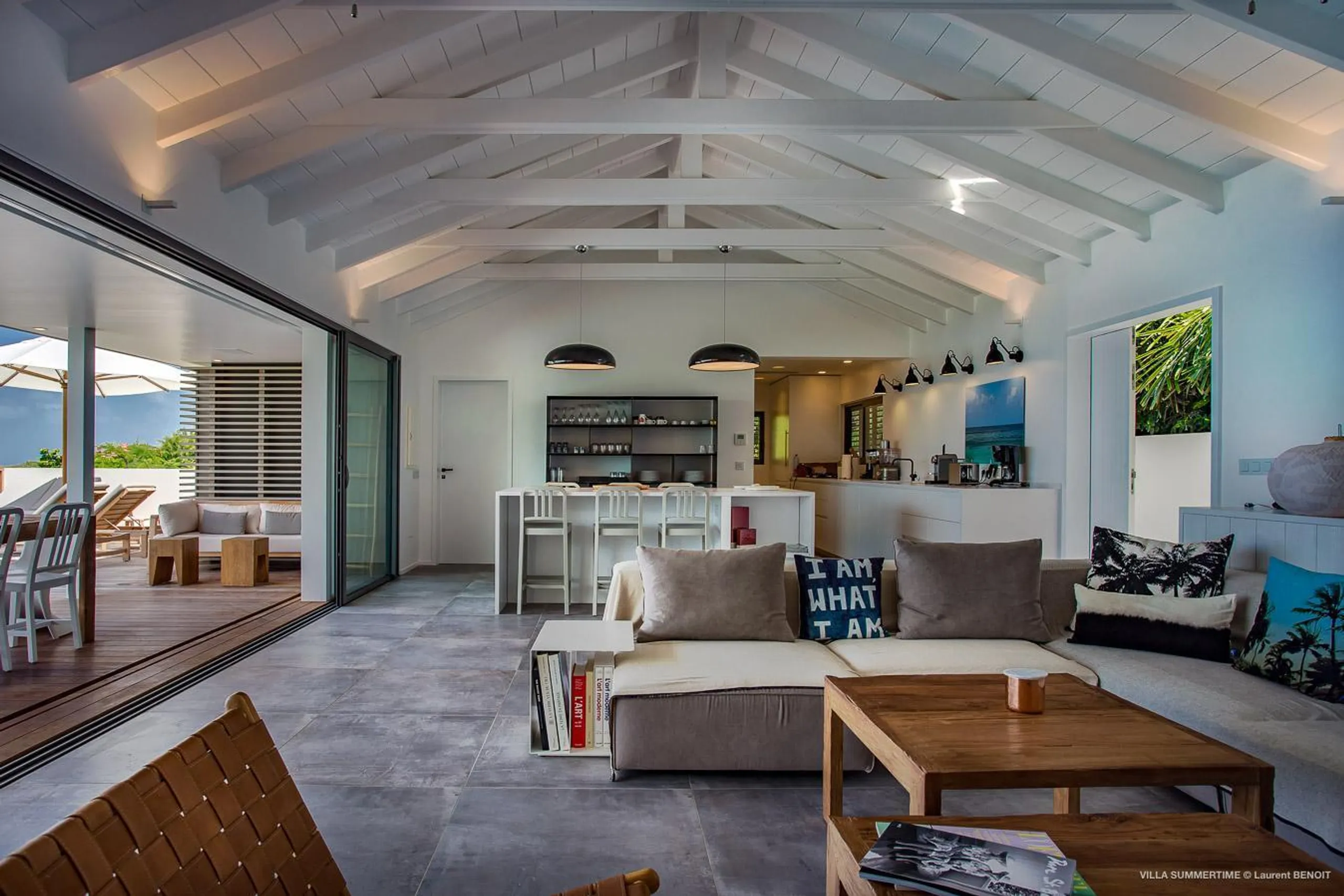 Classy Oceanview Estate with Private Pool and Walks to Beach — photograph 11