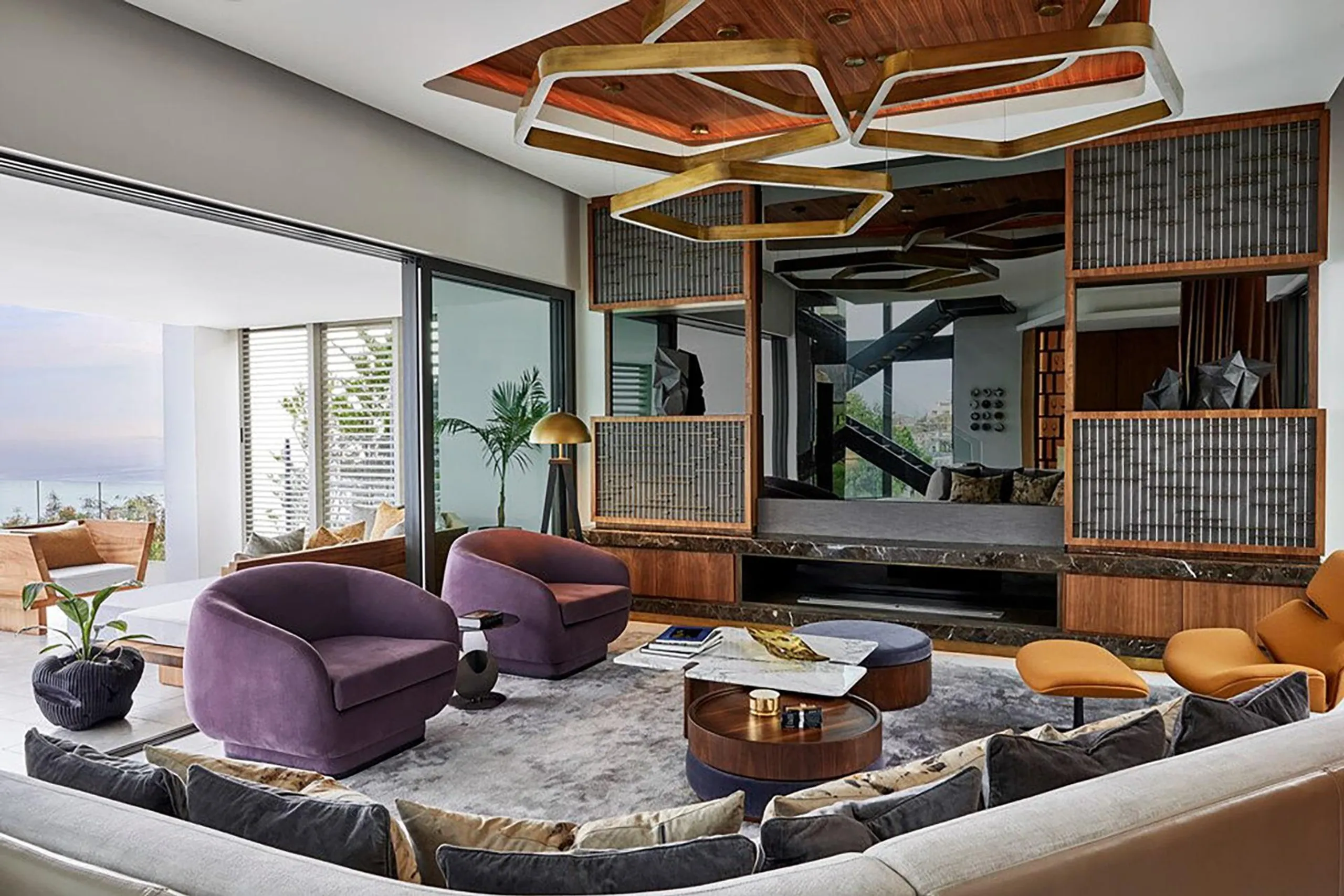 Ultimate Comfort Unveiled Ocean View and Panoramic Mountain Vistas — photograph 3