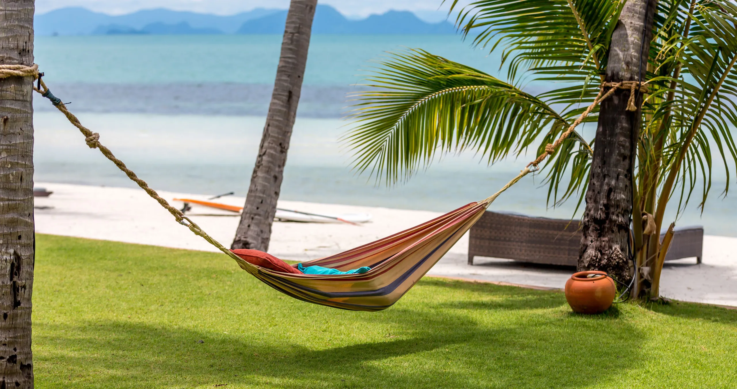 Exquisite Beachfront Villa with 22-Meter Infinity Pool, Sunset Views, and Kids Zone — photograph 9