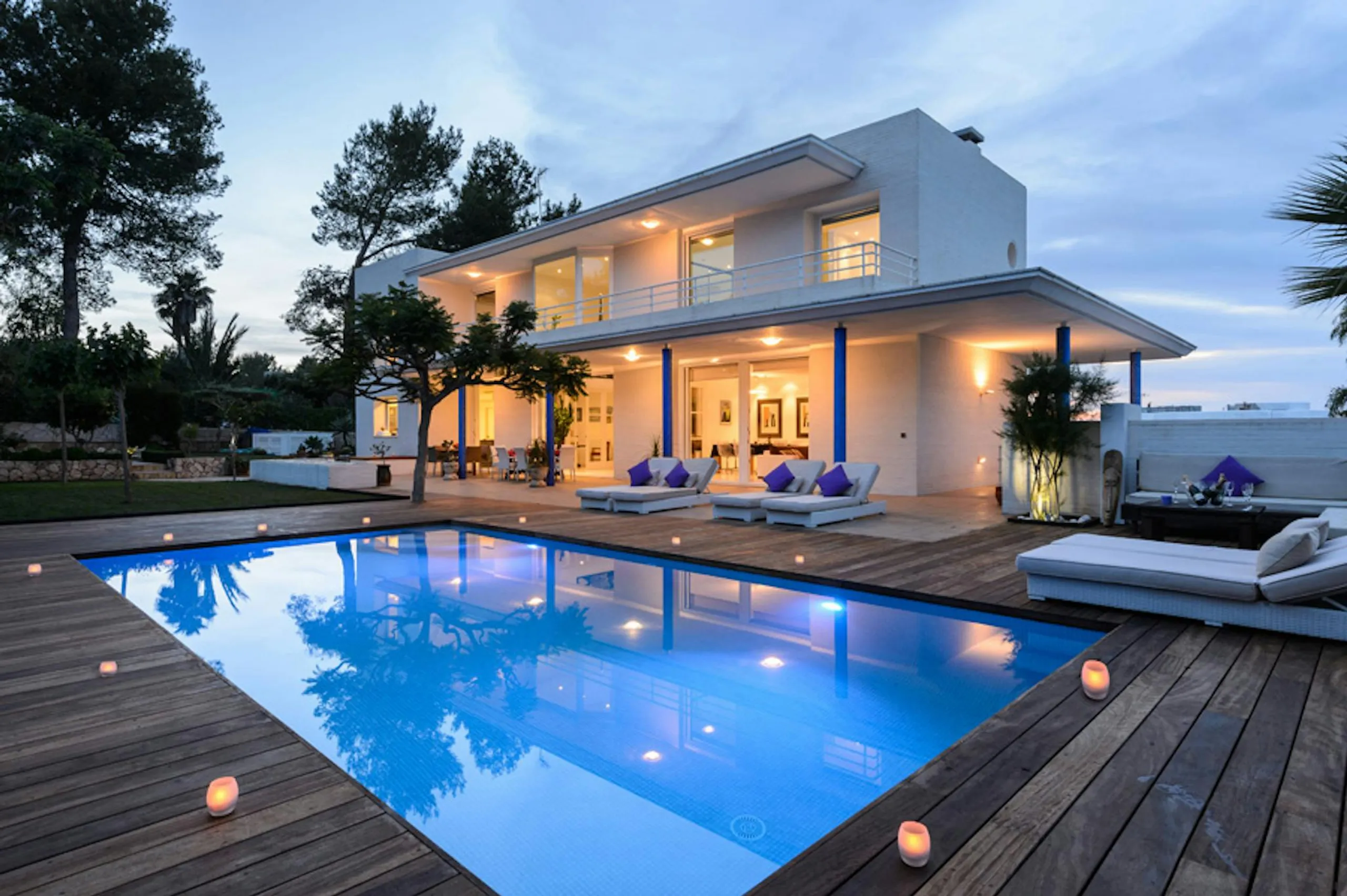Refined Modern Villa in Ibiza with Private Pool and Sun Deck — photograph 6
