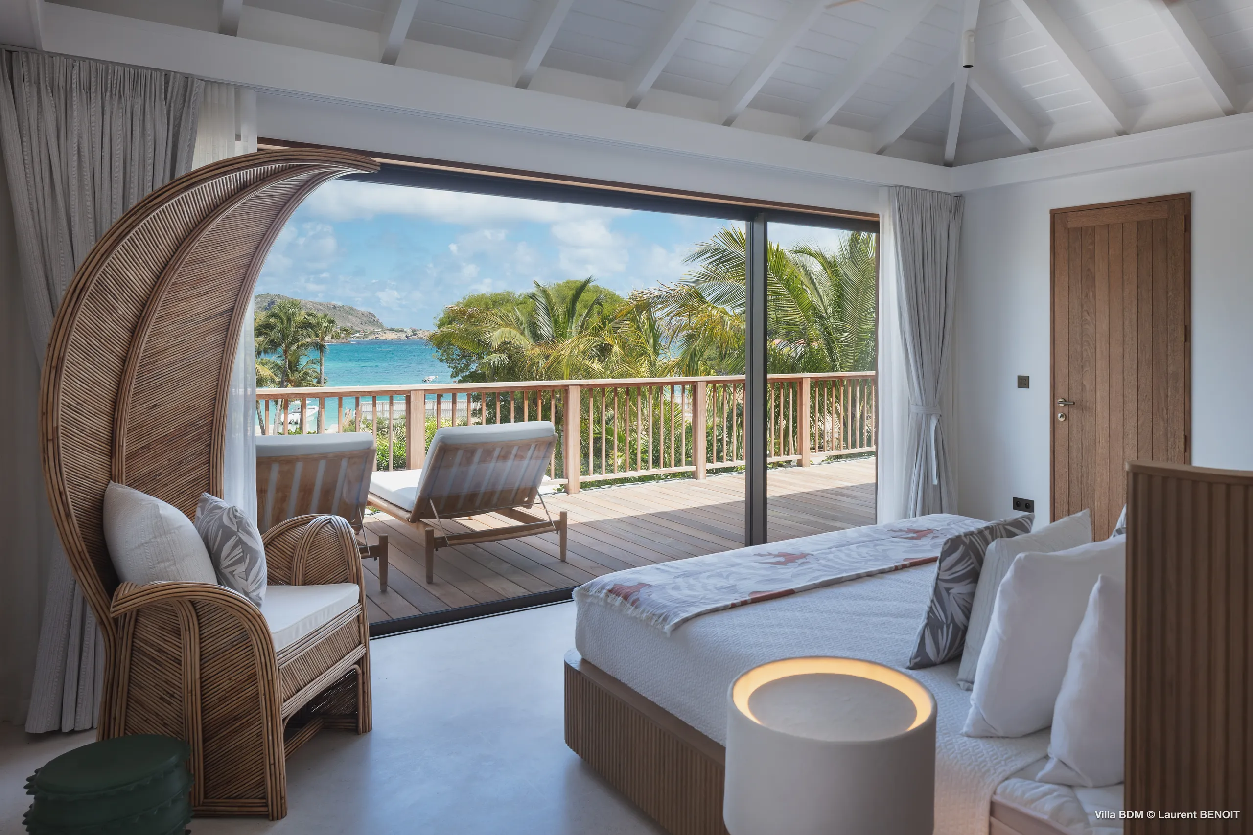 Modern St. Jean Beachfront Villa with Private Pool & Sea Views — photograph 11