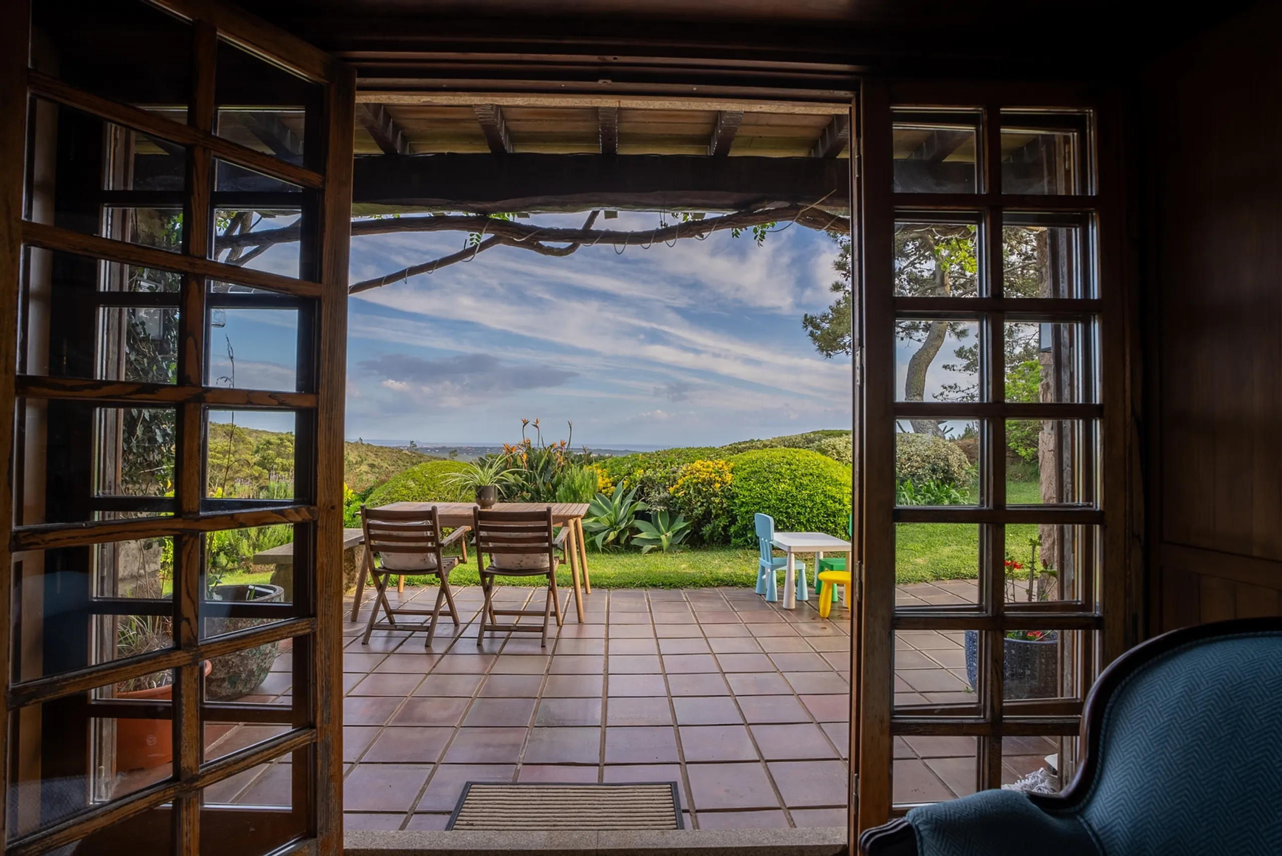 Secluded Clifftop Villa Between Sintra Mountains & Atlantic Ocean — photograph 7
