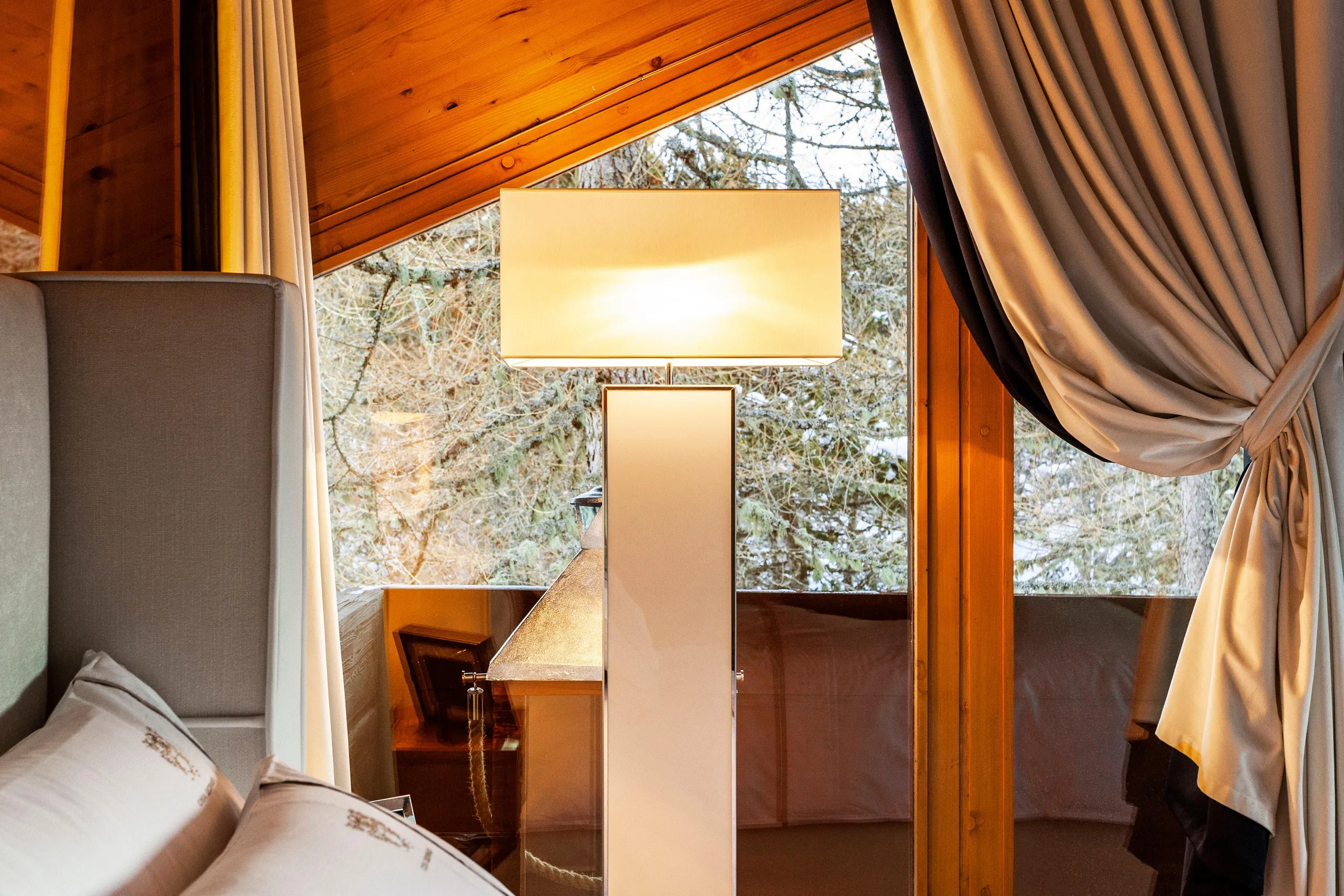 Unique Calming Chalet with Stunning Mountain Views of the Swiss Alps — photograph 4