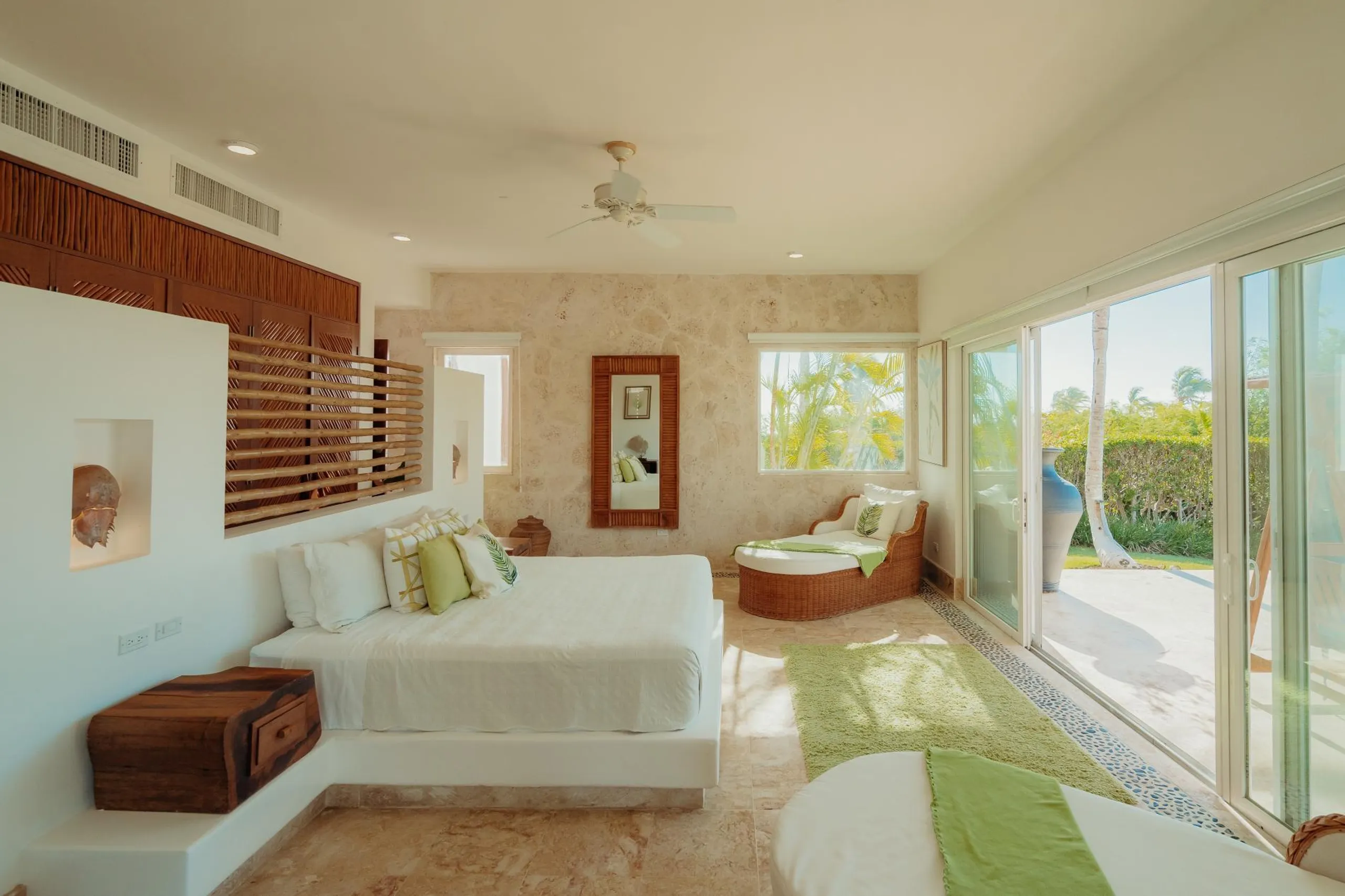 Invigorating Tropical Villa with Private Pool and Golf Course View — photograph 8