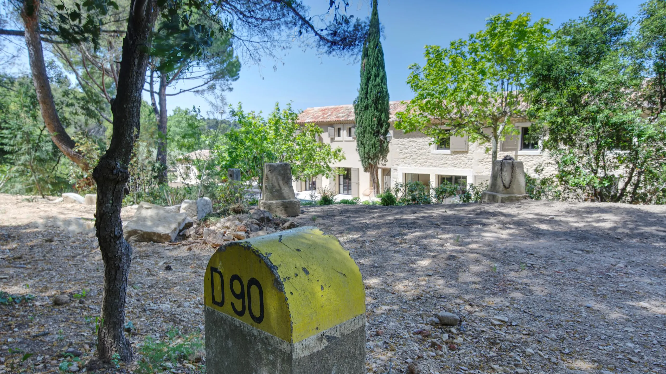 French Bliss Villa With Pool and Panoramic Mountain Views — photograph 7