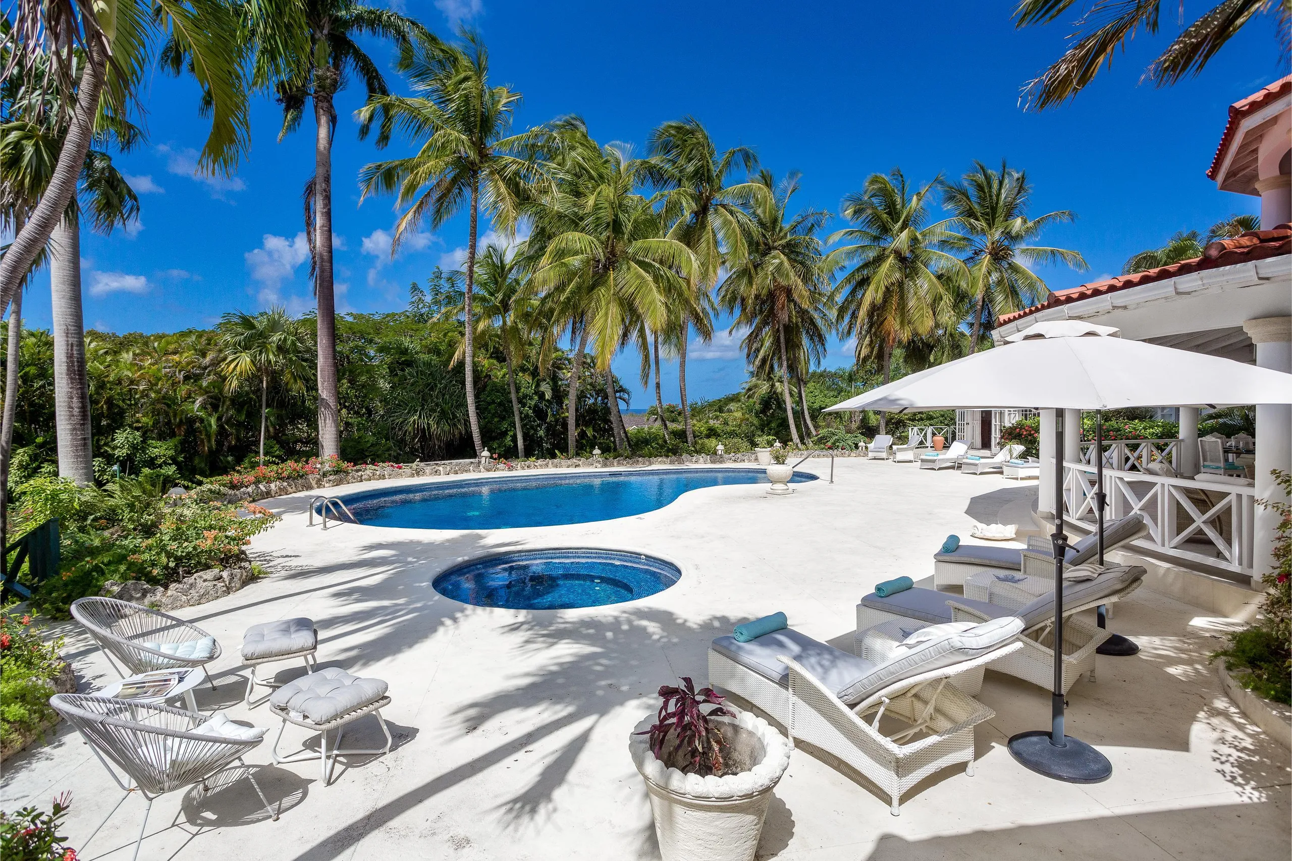 Sandy Lane's Elite Sanctuary Villa with Beach Club and Golf Course Access — photograph 2