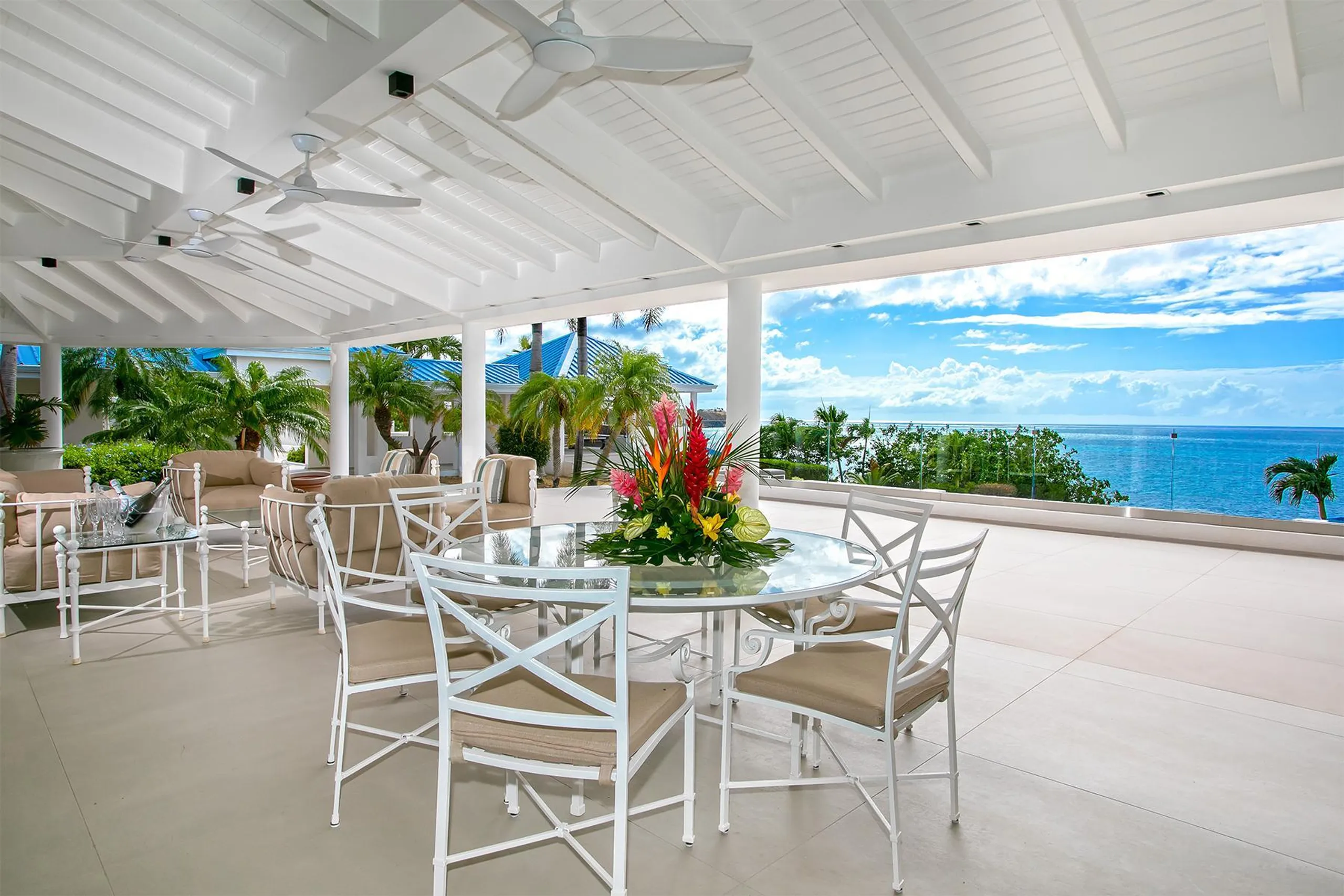 Chic Modern Cliffside Private Villa in Baie Rouge St. Martin — photograph 10