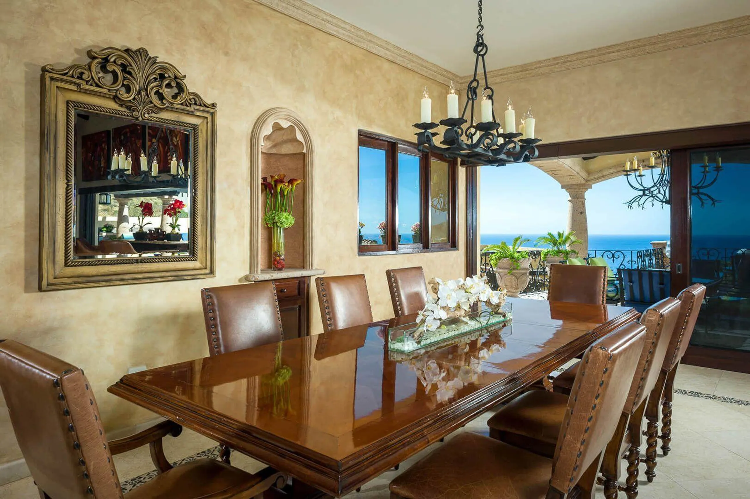 Luxurious Pedregal Estate with Infinity Pool and Ocean Views — photograph 10