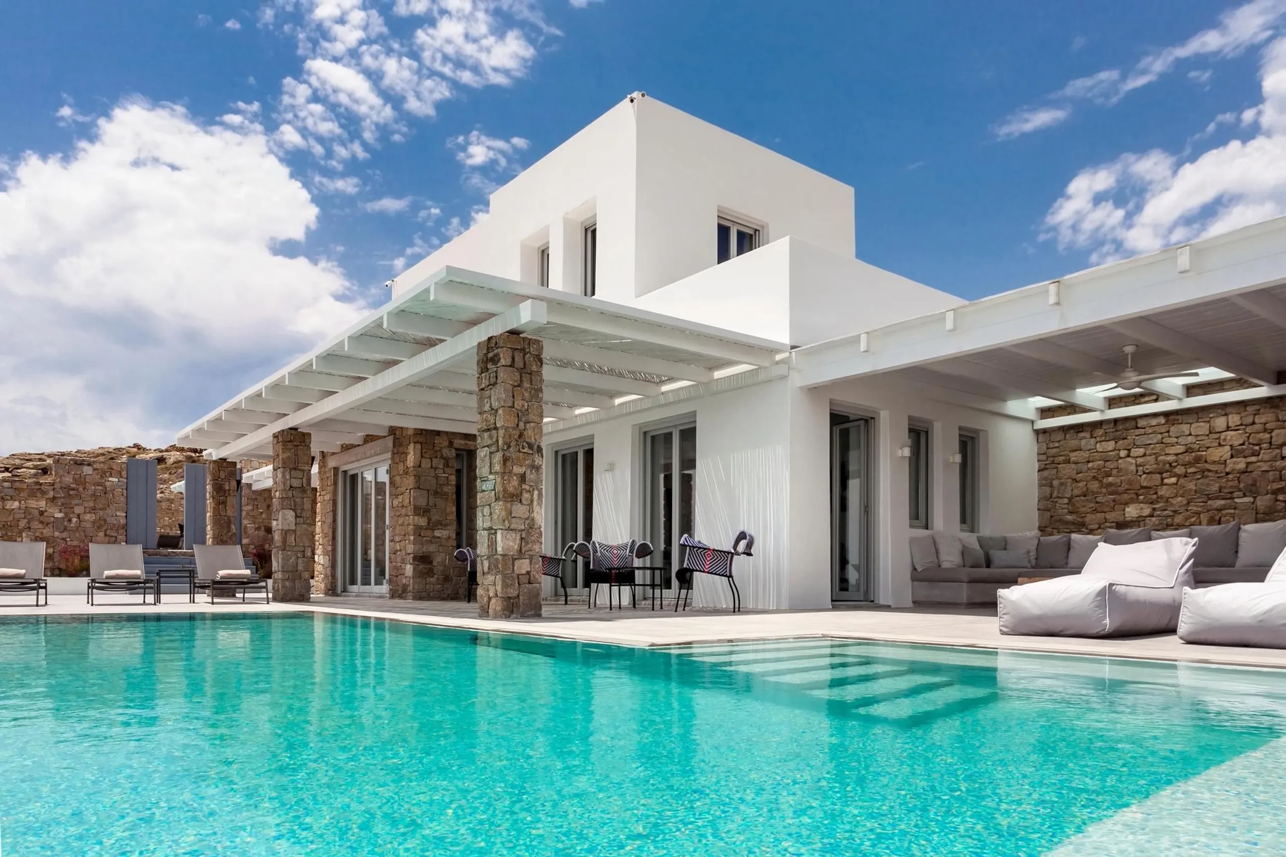 Epic Mykonos Estate with Infinity Pool and Jacuzzi, South Aegean