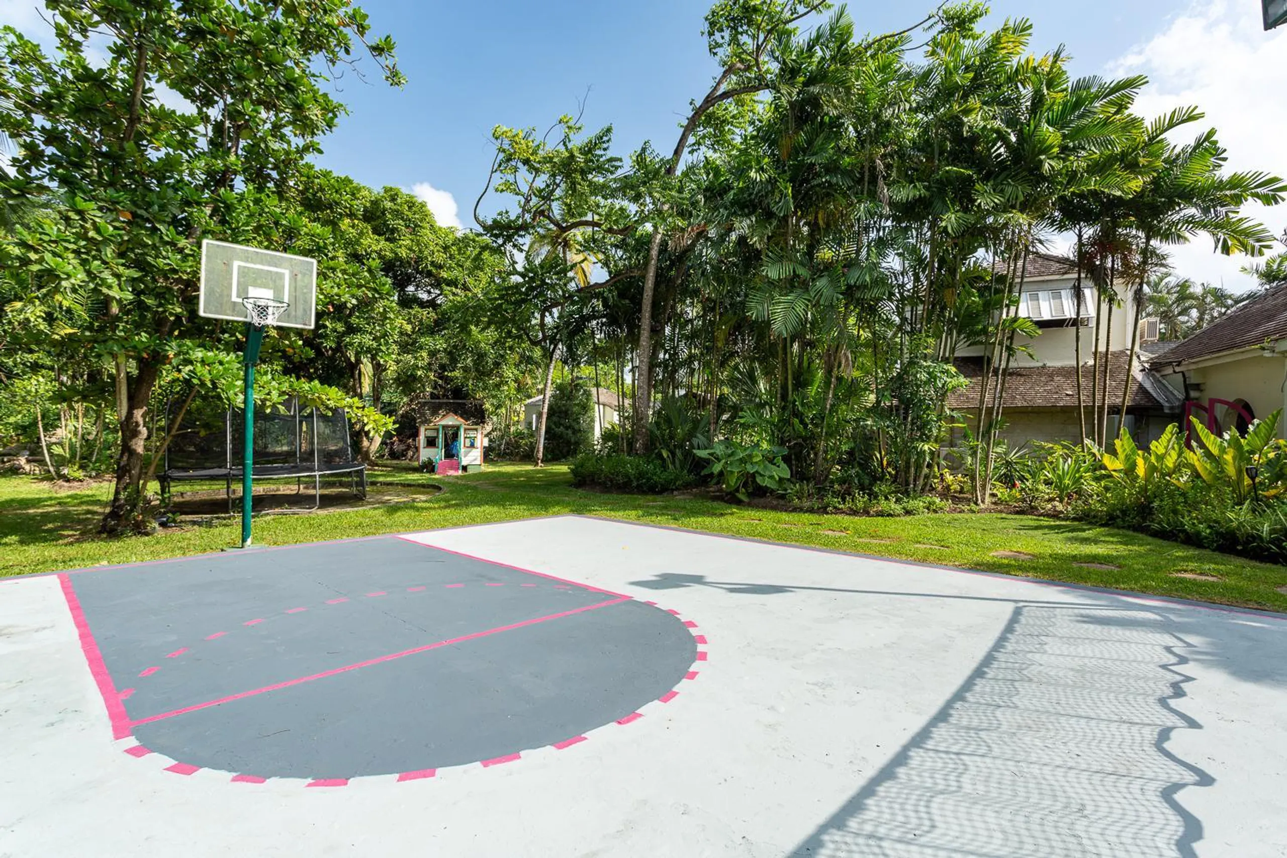 Barbados Deluxe Comfort Villas with Private Pool and Lush Grounds — photograph 5