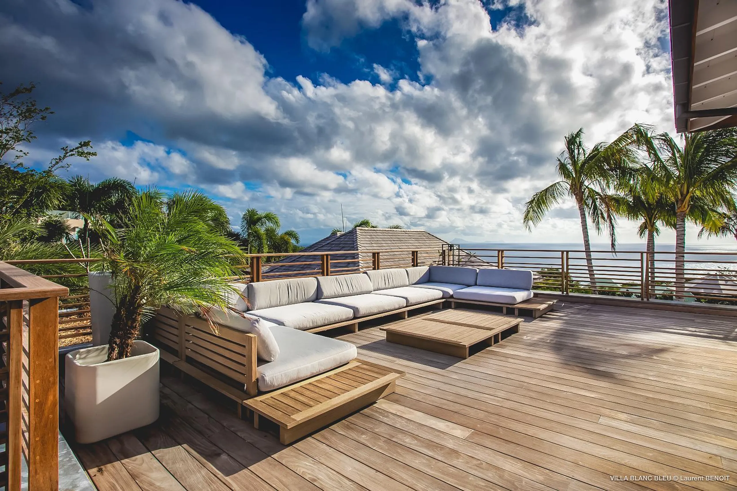 Ornate Paradise Villa with Private Pool and Tennis Court — photograph 12