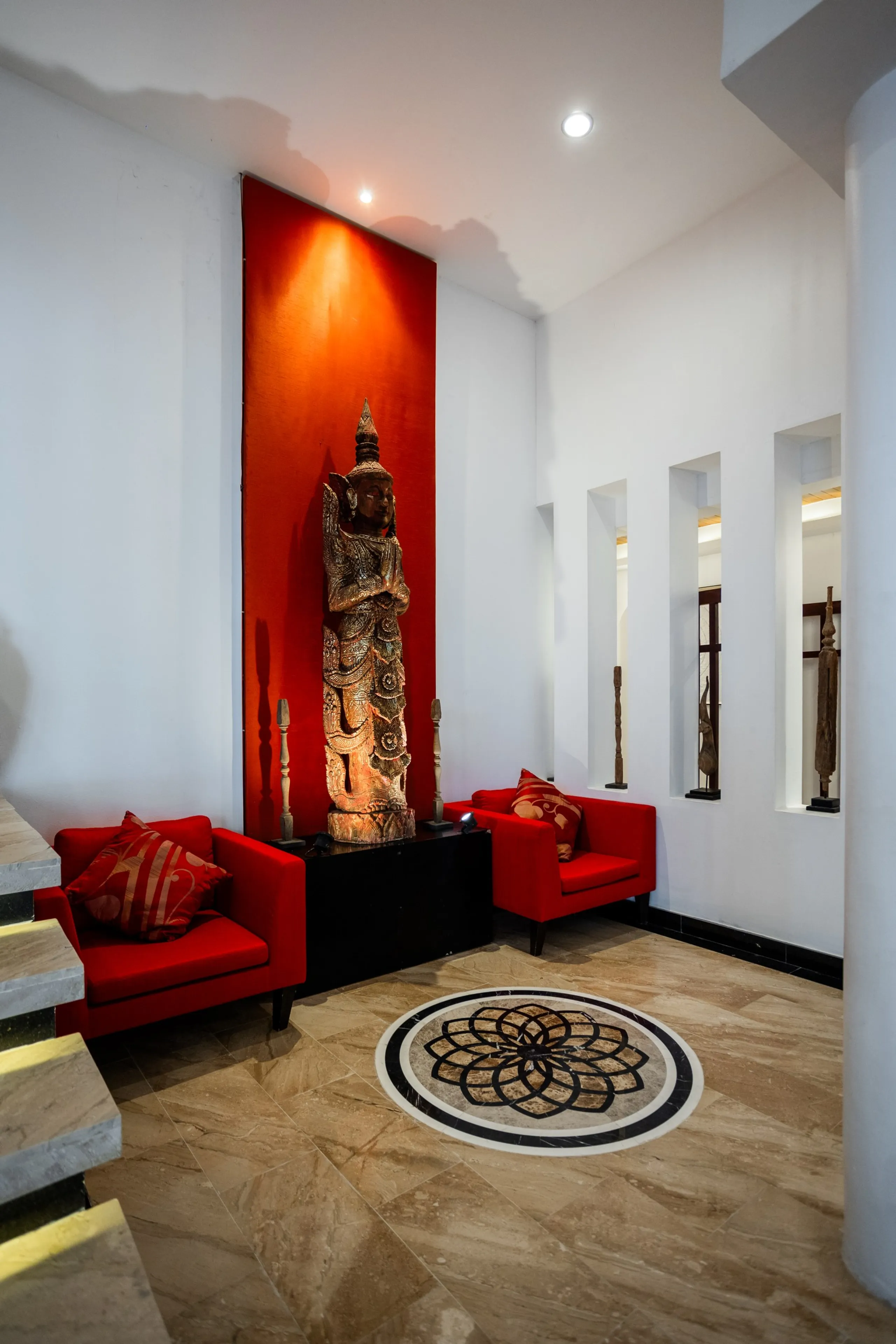 Phenomenal Hilltop Villa with Infinity Pool and Overlooking Andaman Sea Waters — photograph 11