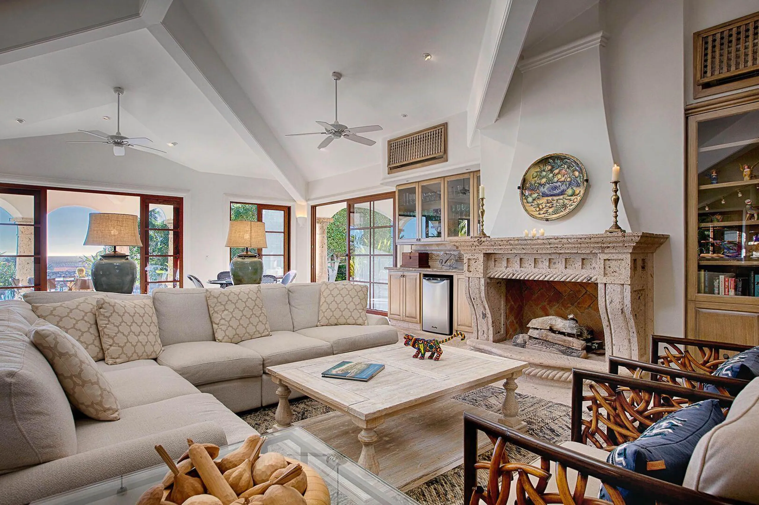 Charming Mediterranean Villa With Infinity Pool Overlooking the Sea of Cortez — photograph 8