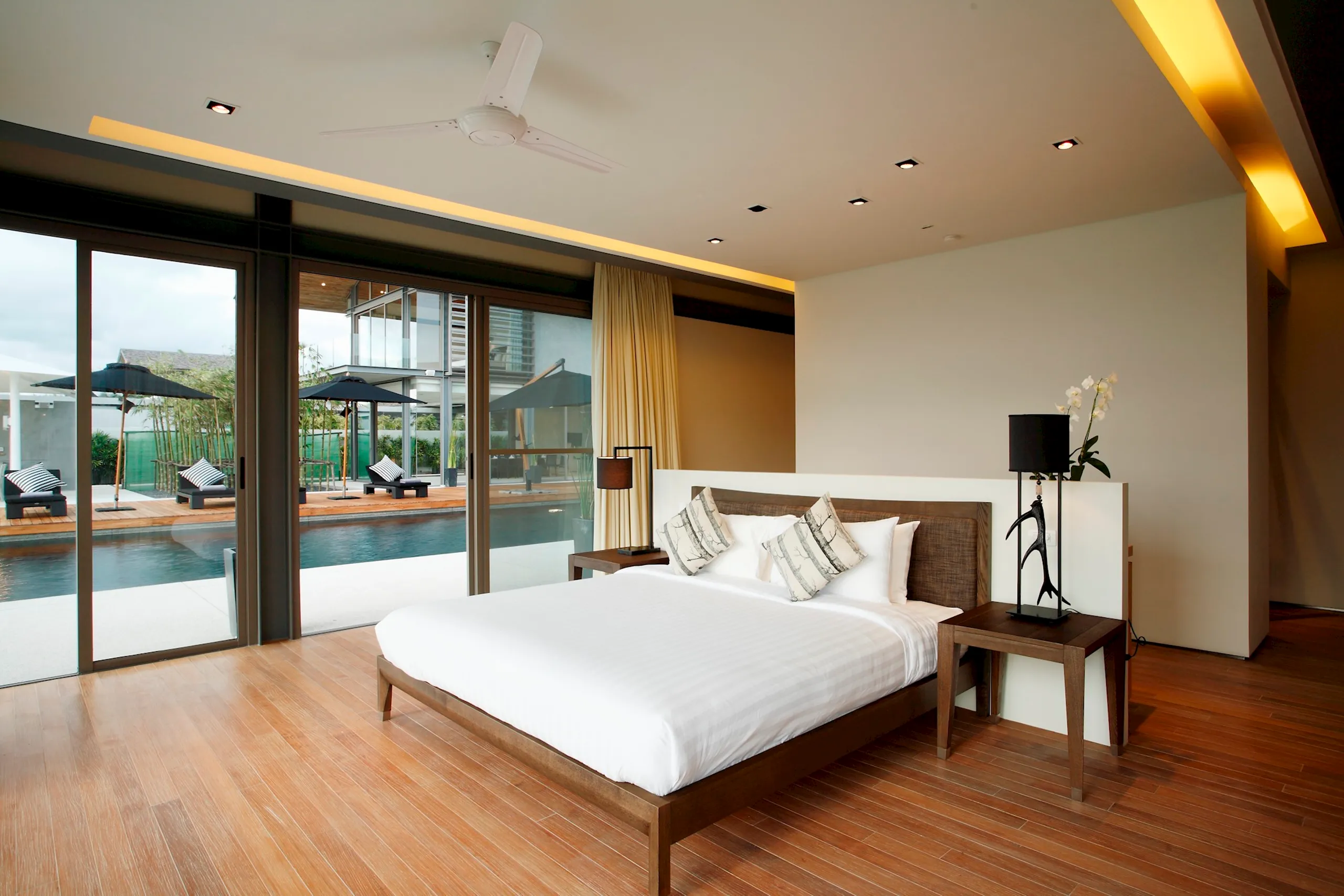 Stunning Panoramic View Villa with Infinity Pool — photograph 12
