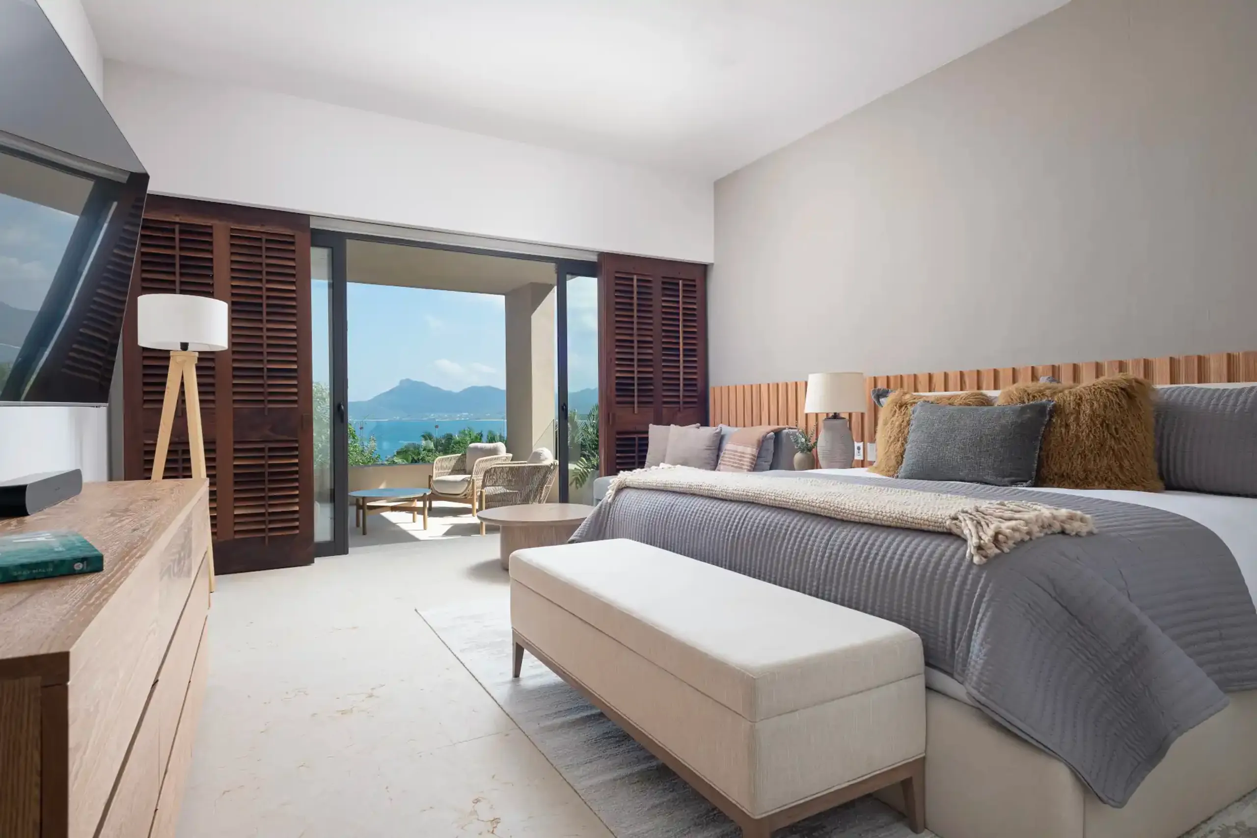 Timeless Punta Mita Villa with Panoramic Views, Pool & Ocean Panoramas — photograph 8