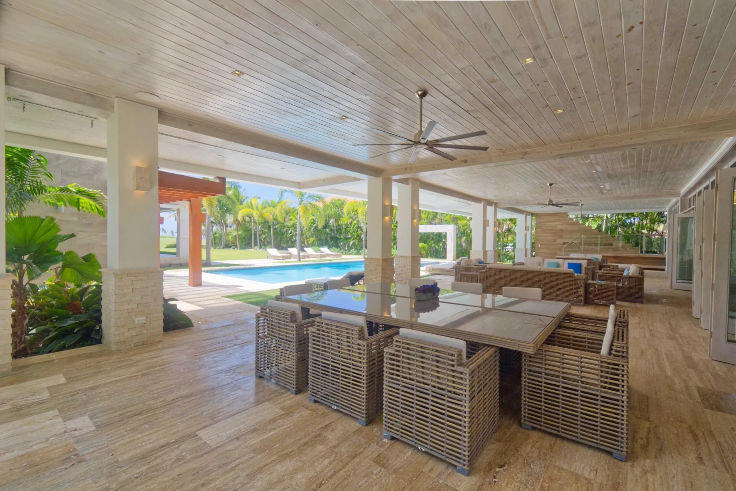 Modern Punta Cana Villa with Private Pool, Jacuzzi, and Stunning Views — photograph 4