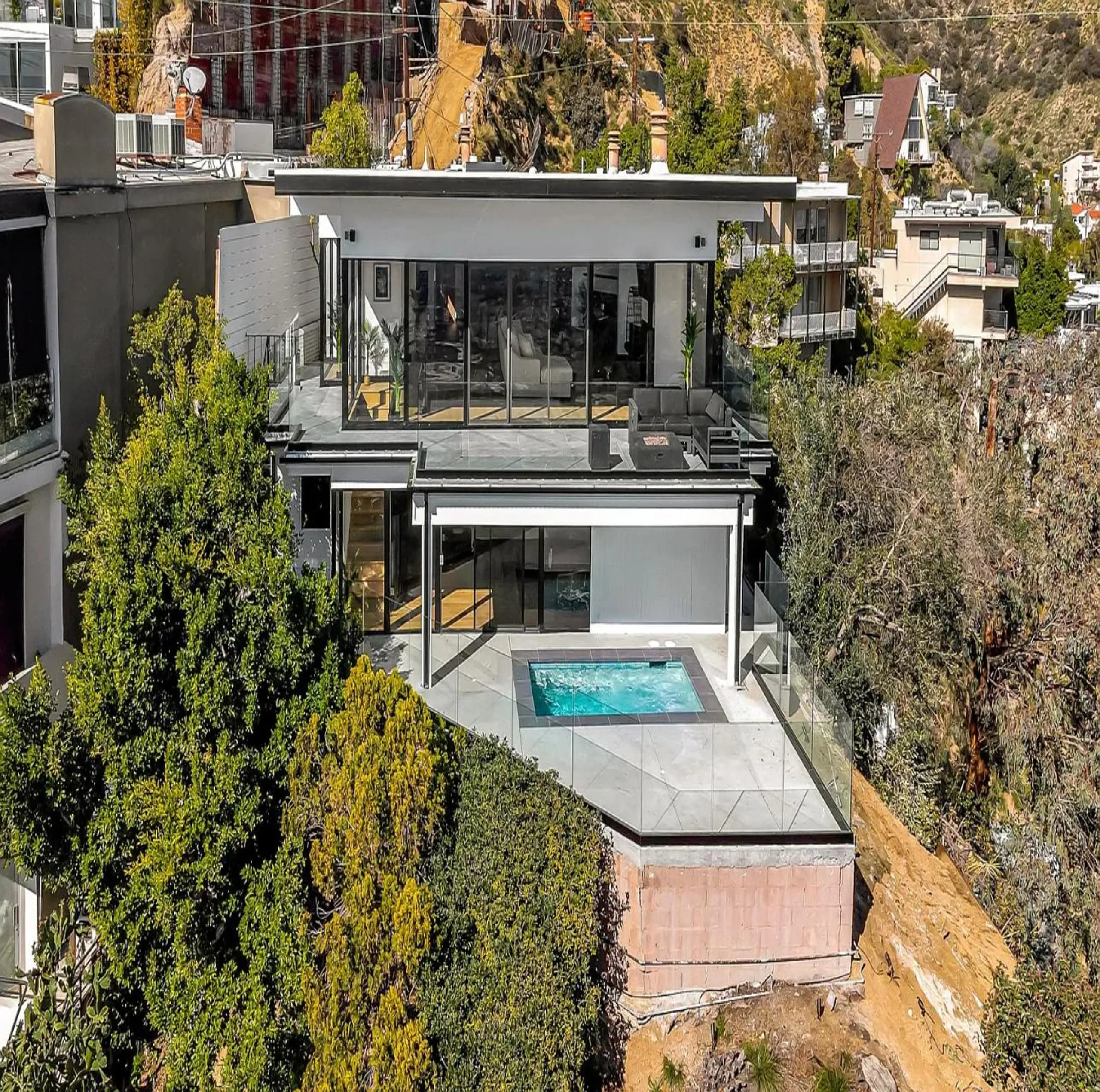 Tranquil Modern Villa Above Sunset Strip with Guest House & Breathtaking Ocean Views, West Hollywood