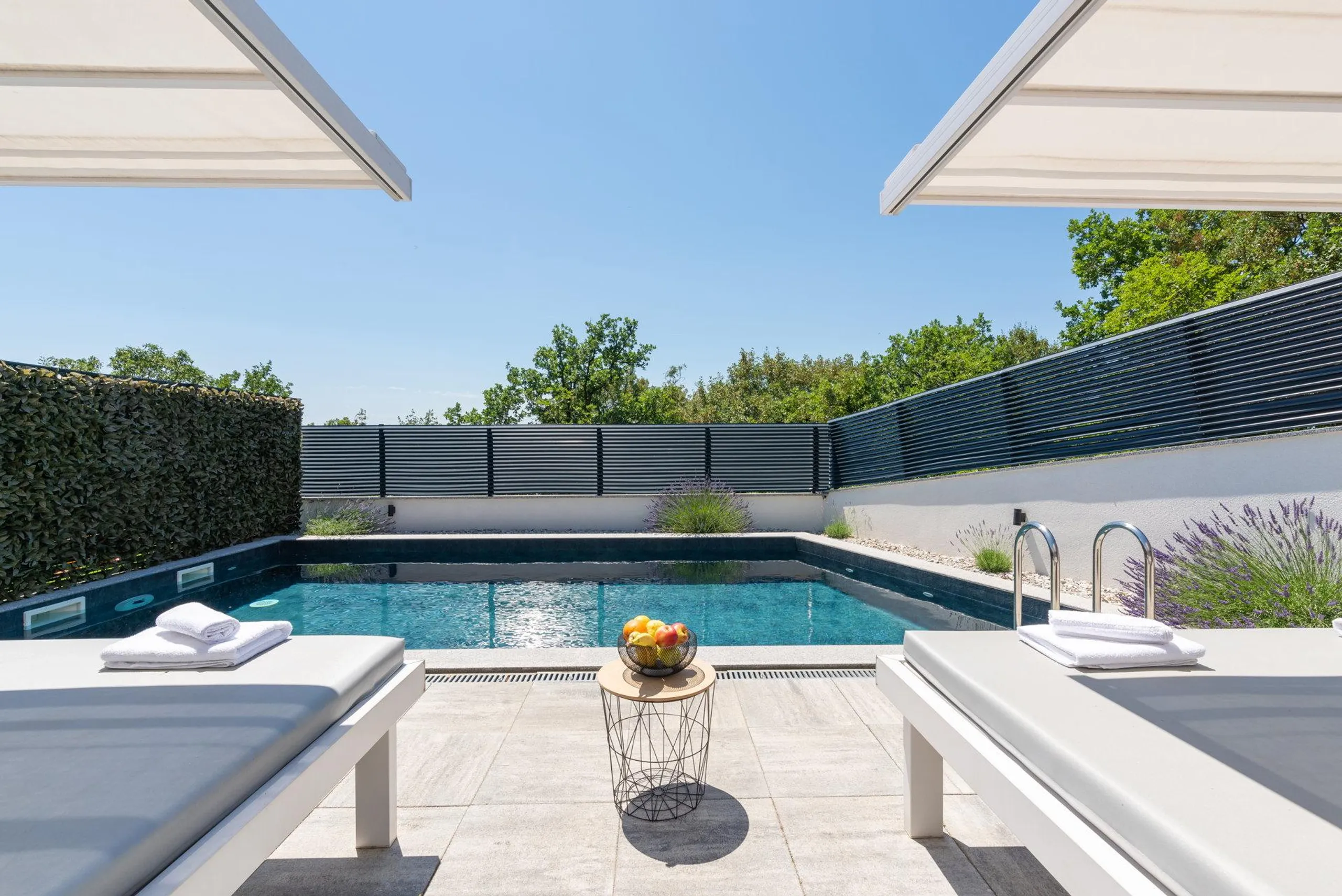 Outstanding Villa with Heated Pool and Breathtaking Sea Views — photograph 5