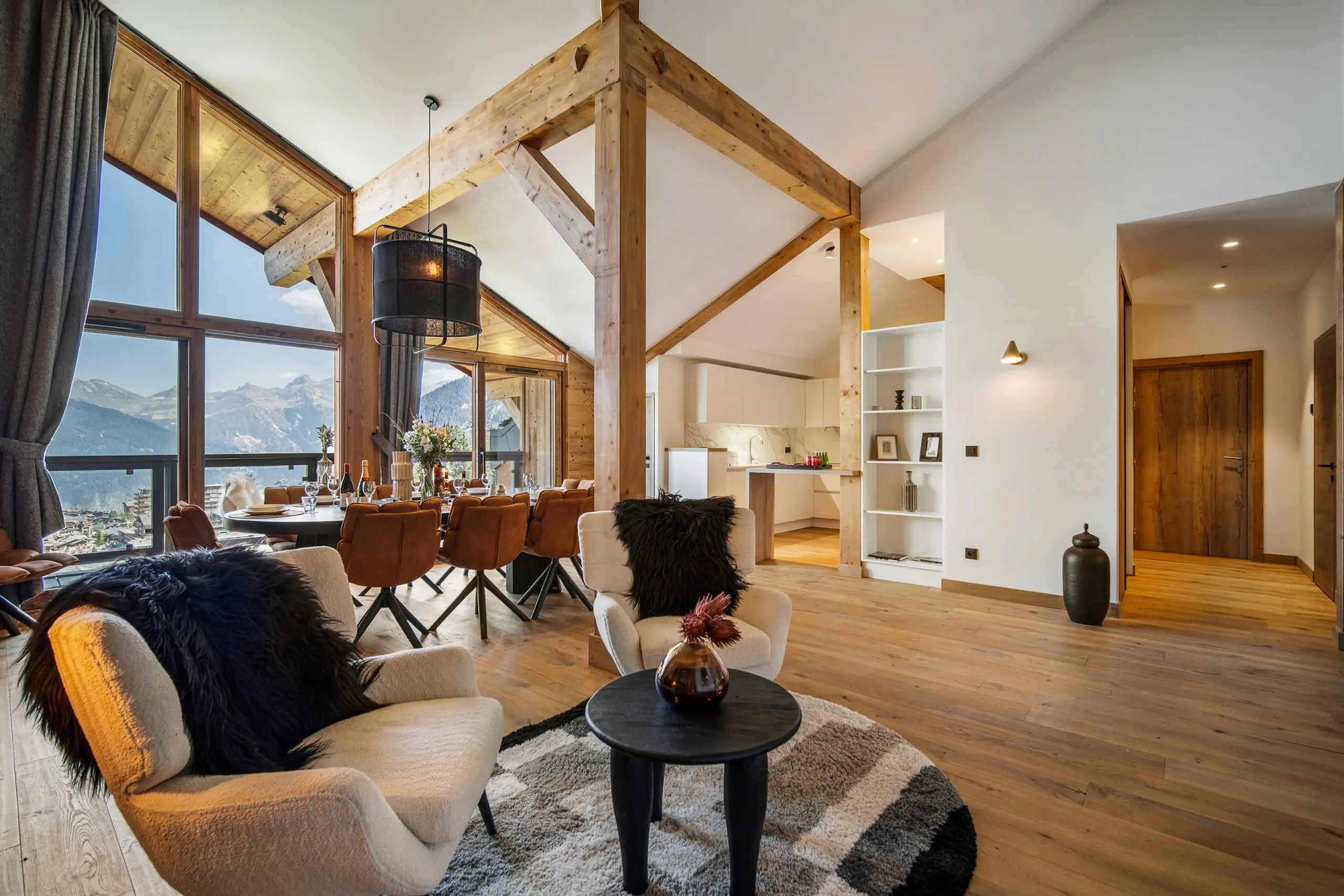 Courchevel Penthouse: Luxe 4-Room Escape with Mountain Views — photograph 6