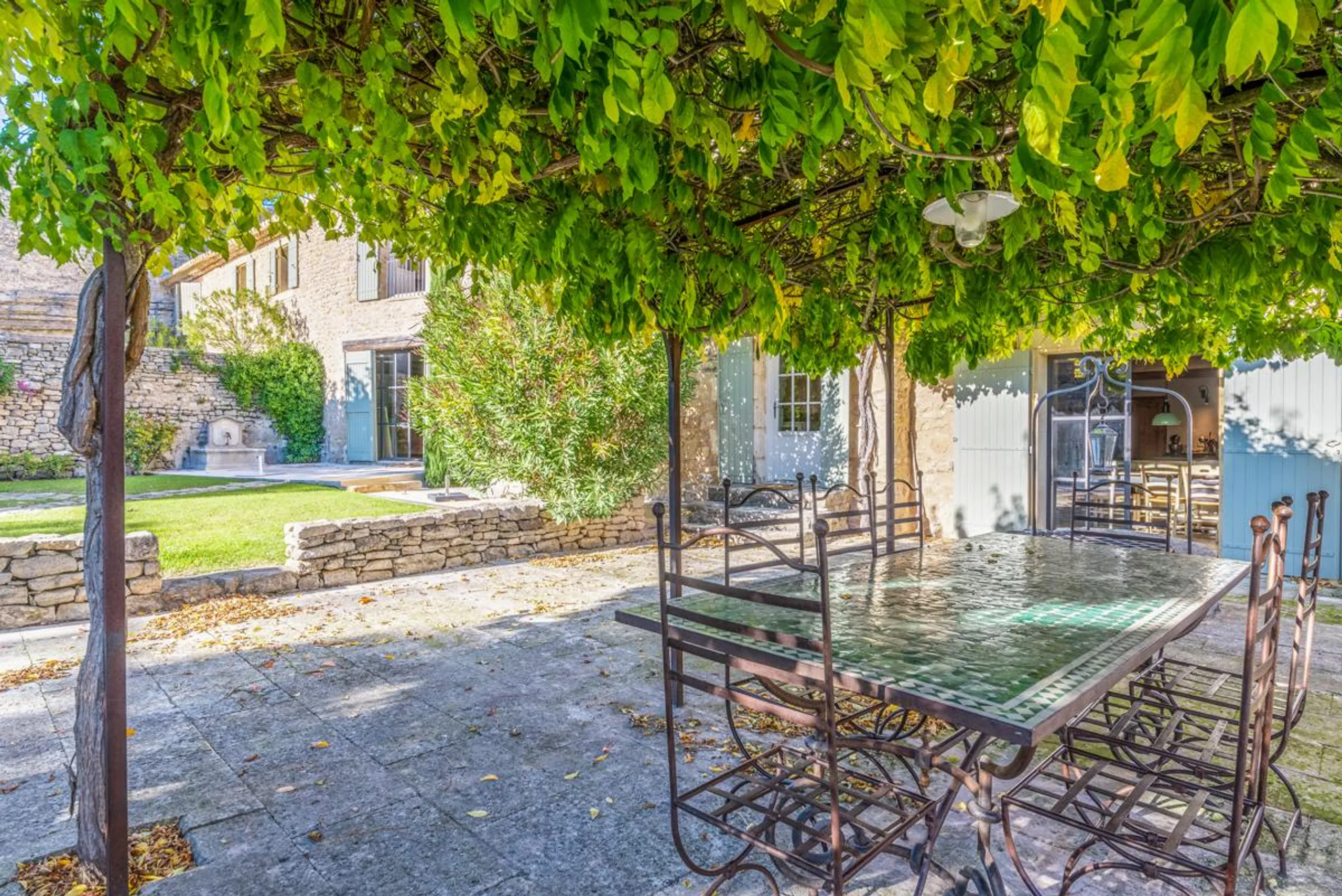 Resplendent 17th Century Villa with Private Heated Pool and Scenic Trails — photograph 5