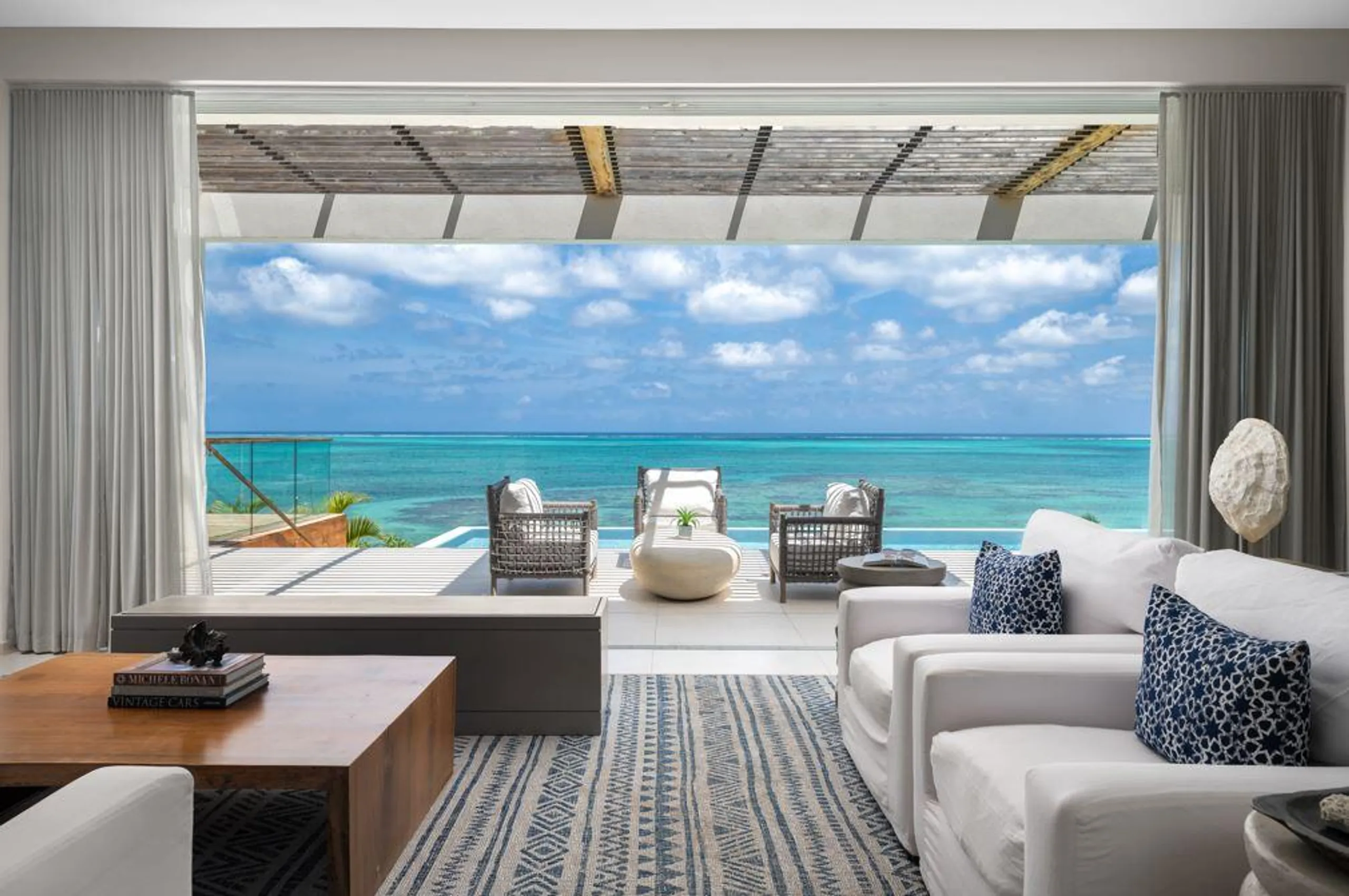 Unmatched Luxury: Providenciales Flagship Beachfront Villa with Private Beach — photograph 9