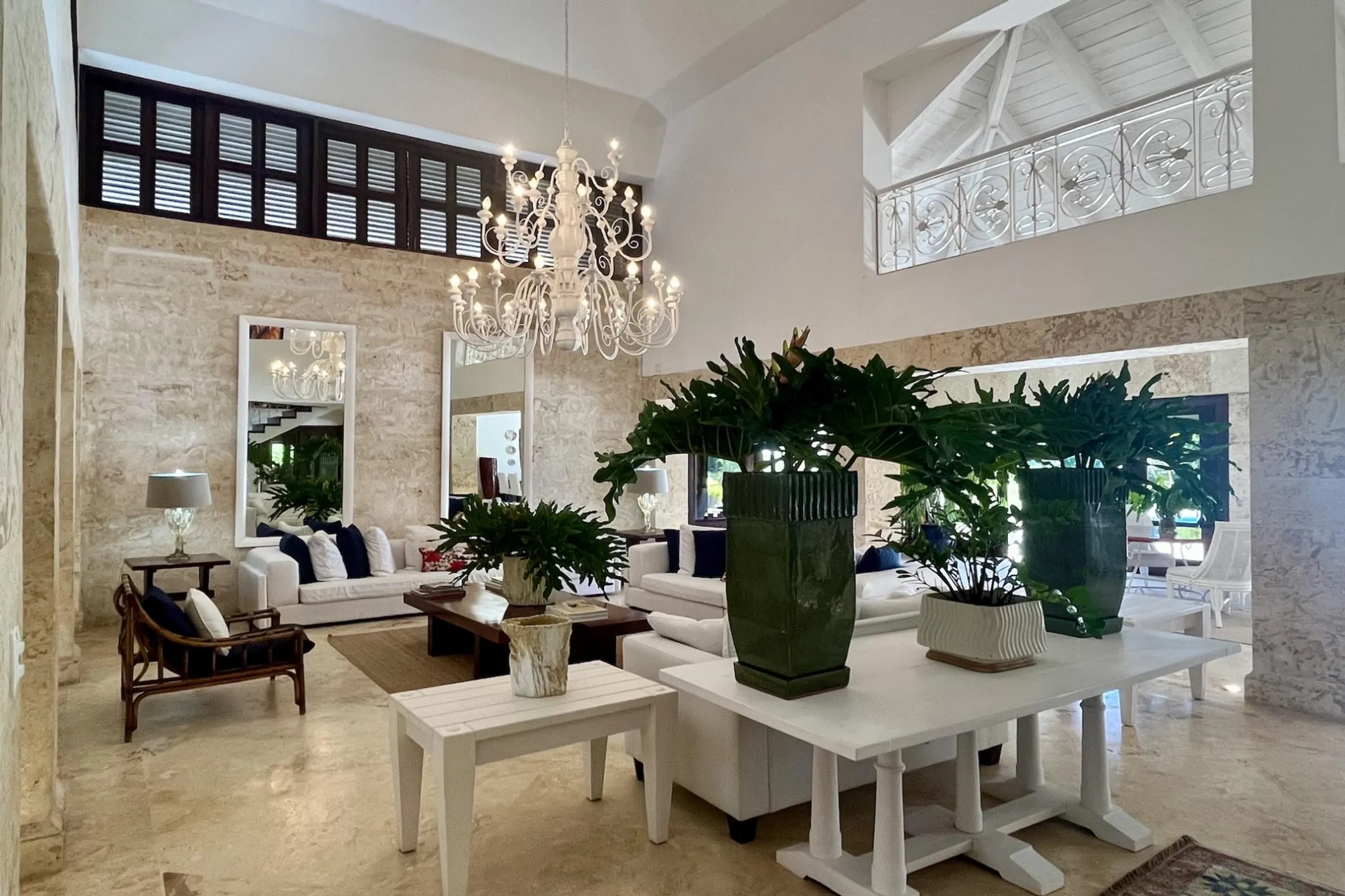 Majestic Grand Villa with Private Pool and Par-3 Golf Hole — photograph 7