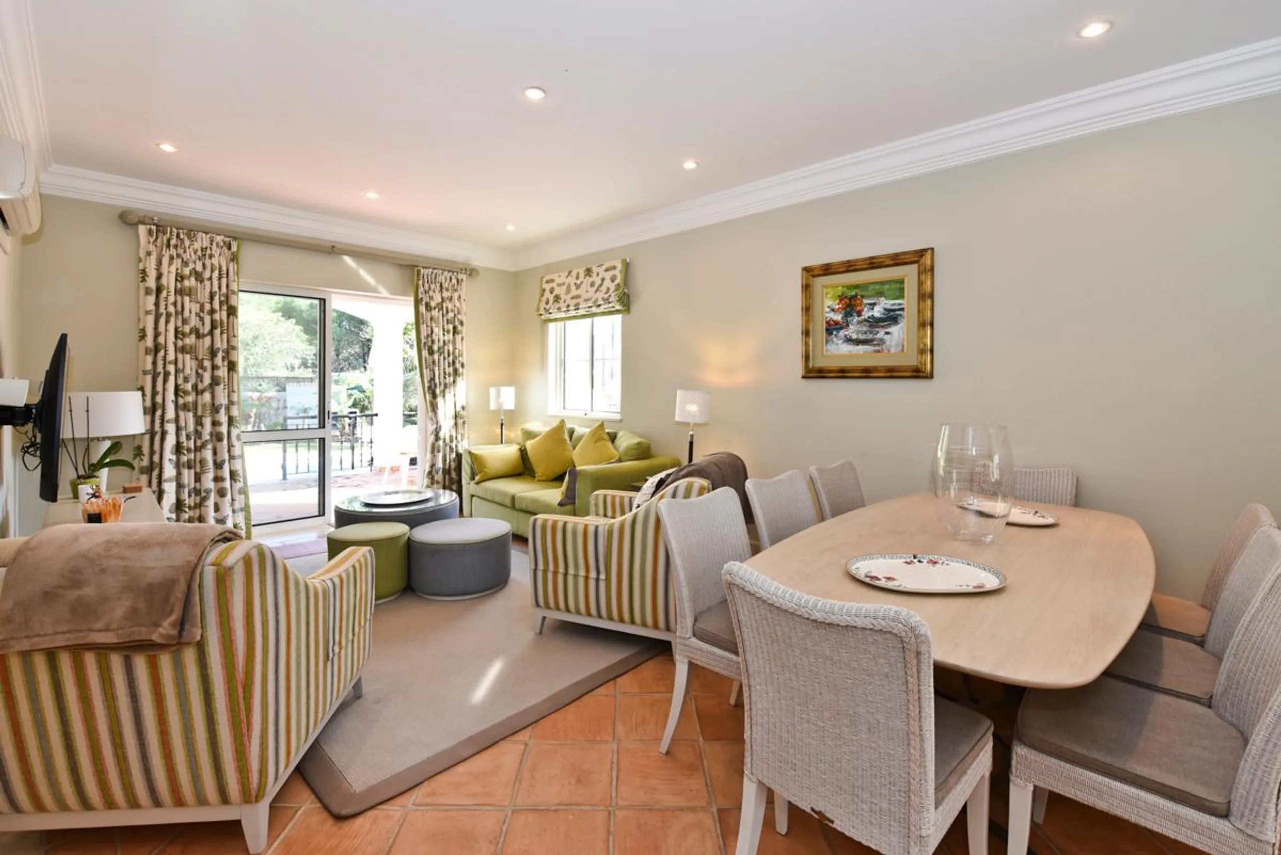 Exquisite Vale do Lobo Villa with Private Pool and Awe-Inspiring Views — photograph 4