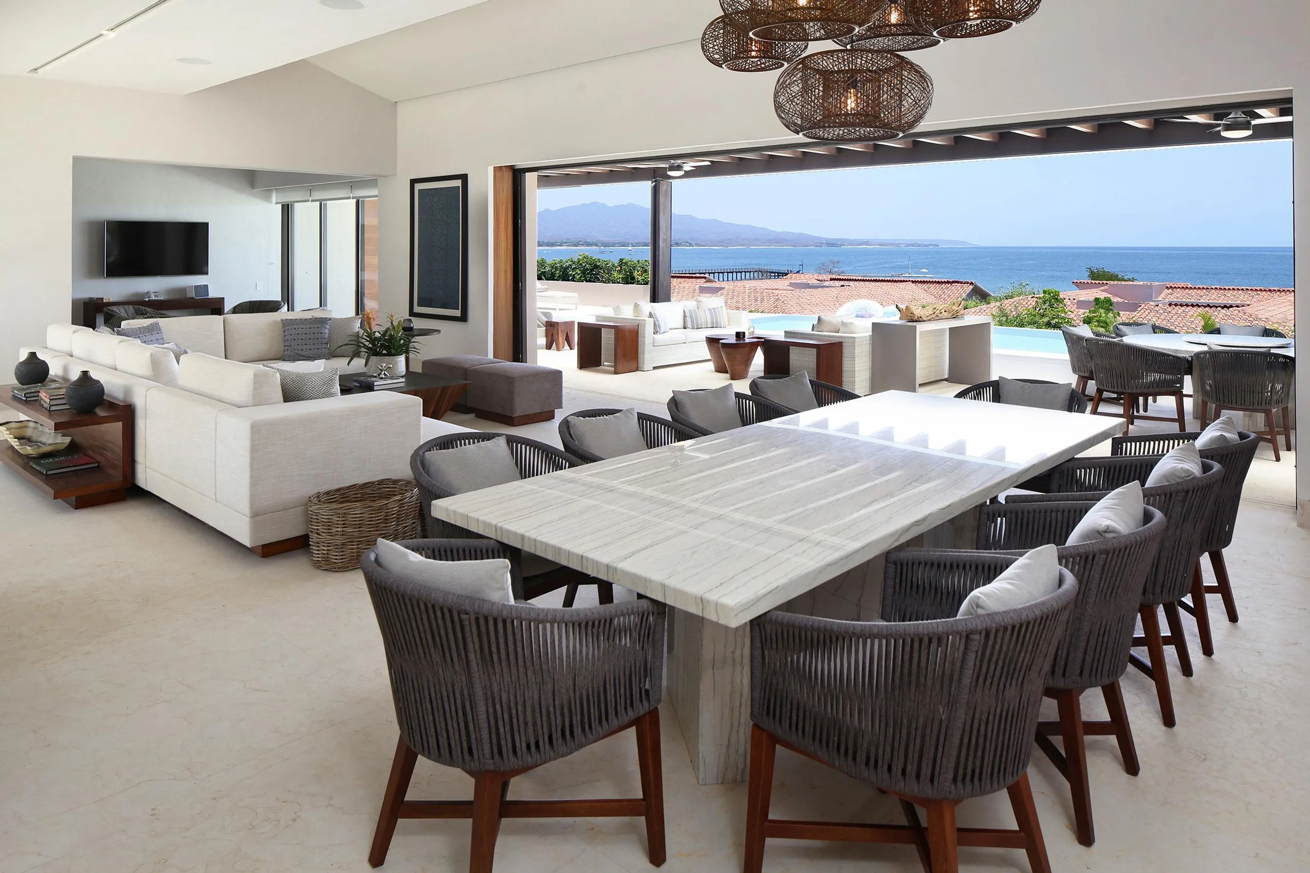 Luxury Villa Del Mar Estate with Infinity Pool and Ocean Views — photograph 8