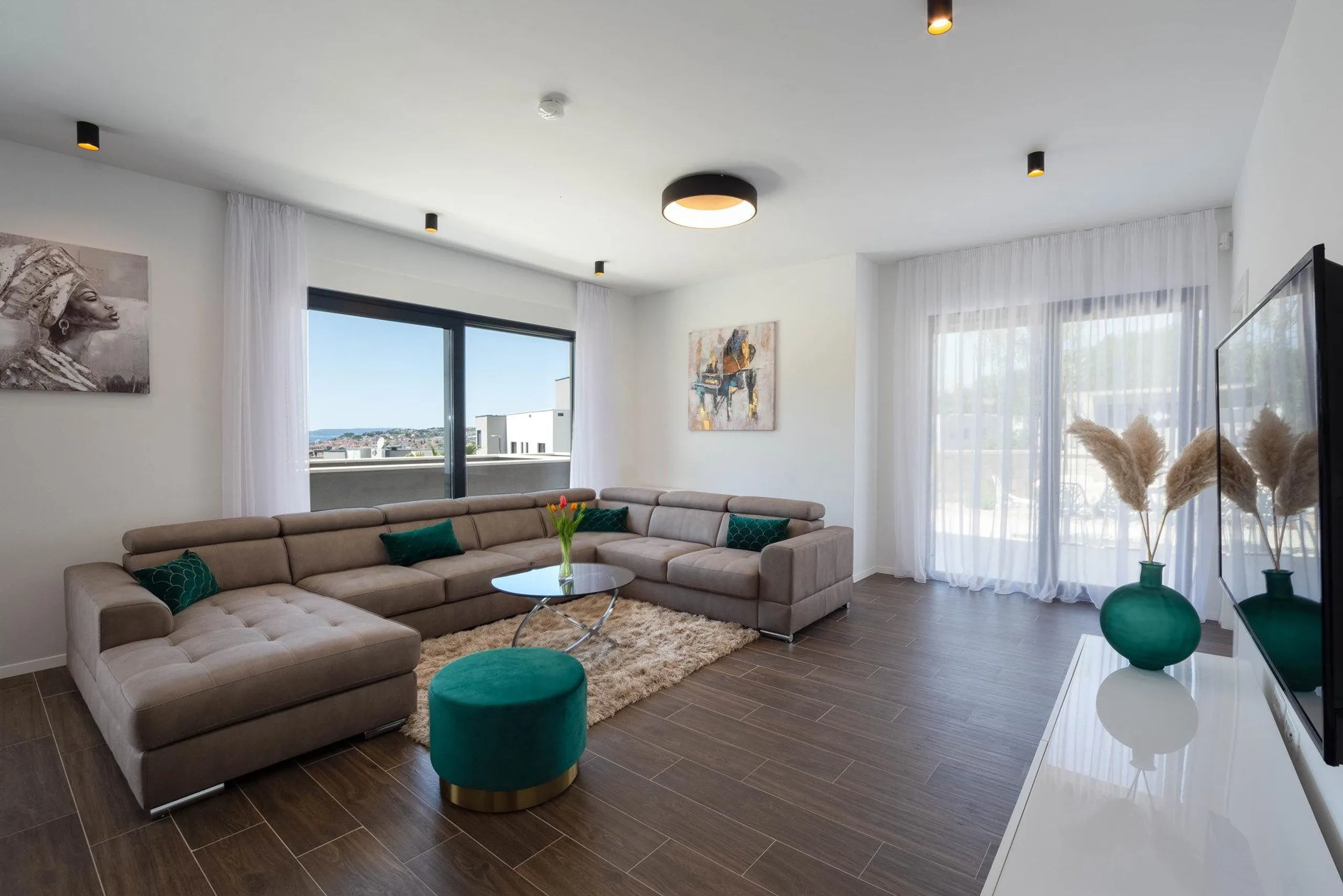 Sophisticated Villa with Pool and View of Kasjuni Beach — photograph 6