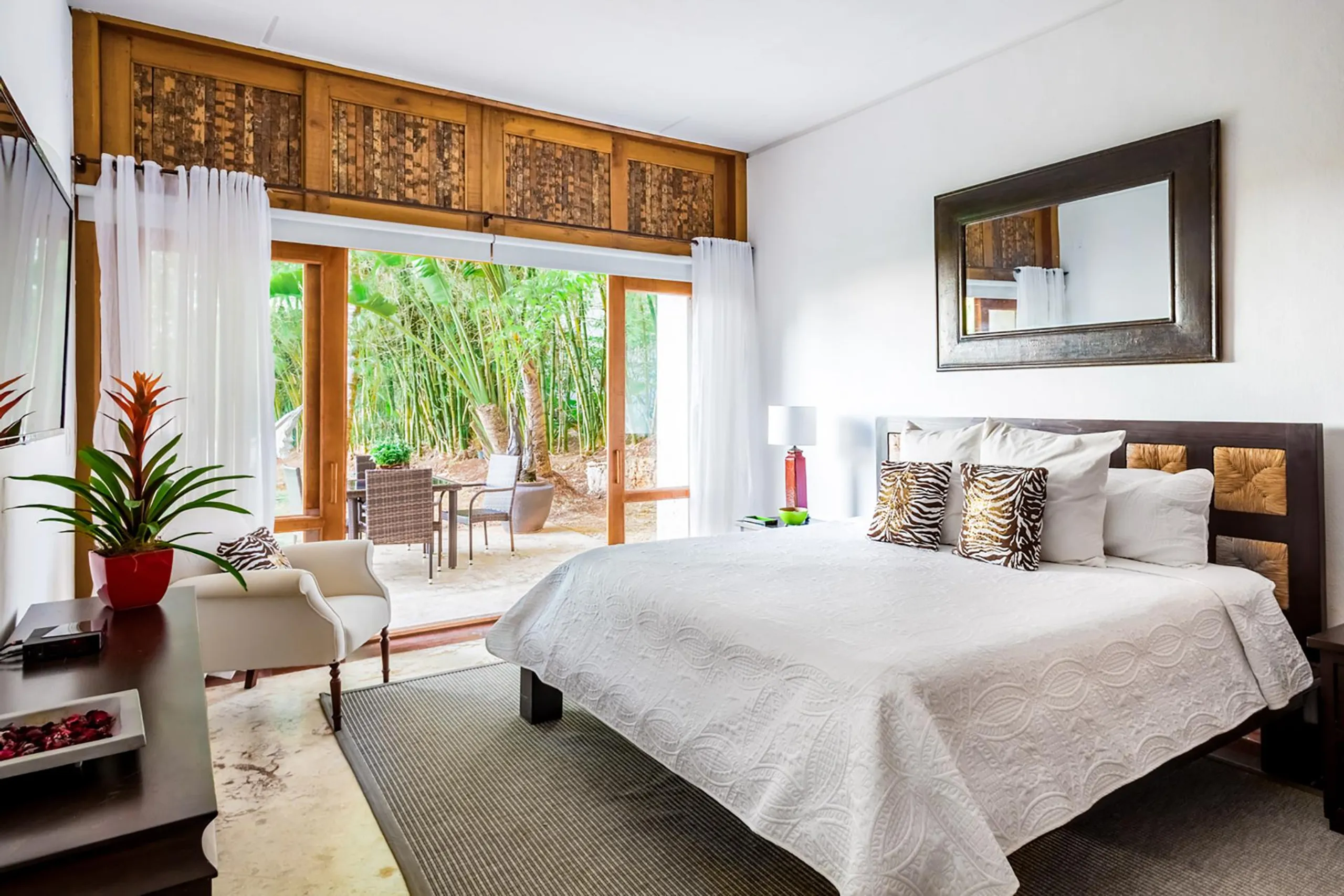 Refreshing Casa de Campo Retreat with Two Pool and Chavron River Views — photograph 11