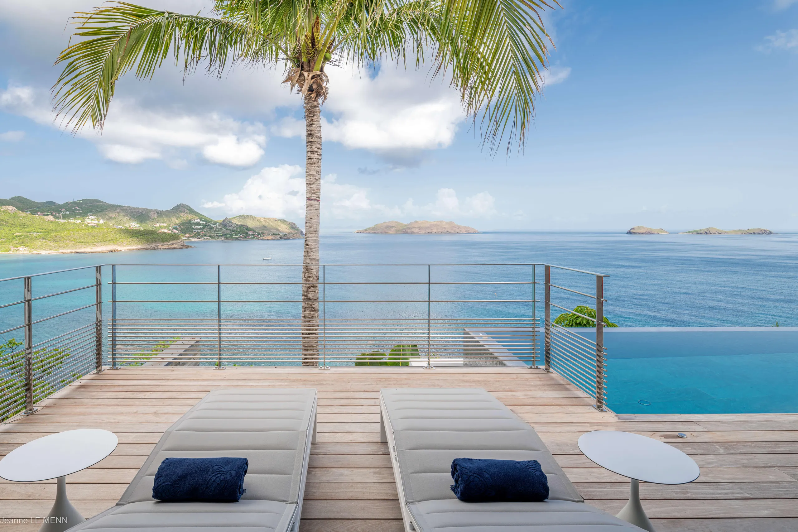 Breathtaking Cliffside Villa in Saint-Jean with Infinity Pool and Stunning Ocean Views — photograph 4