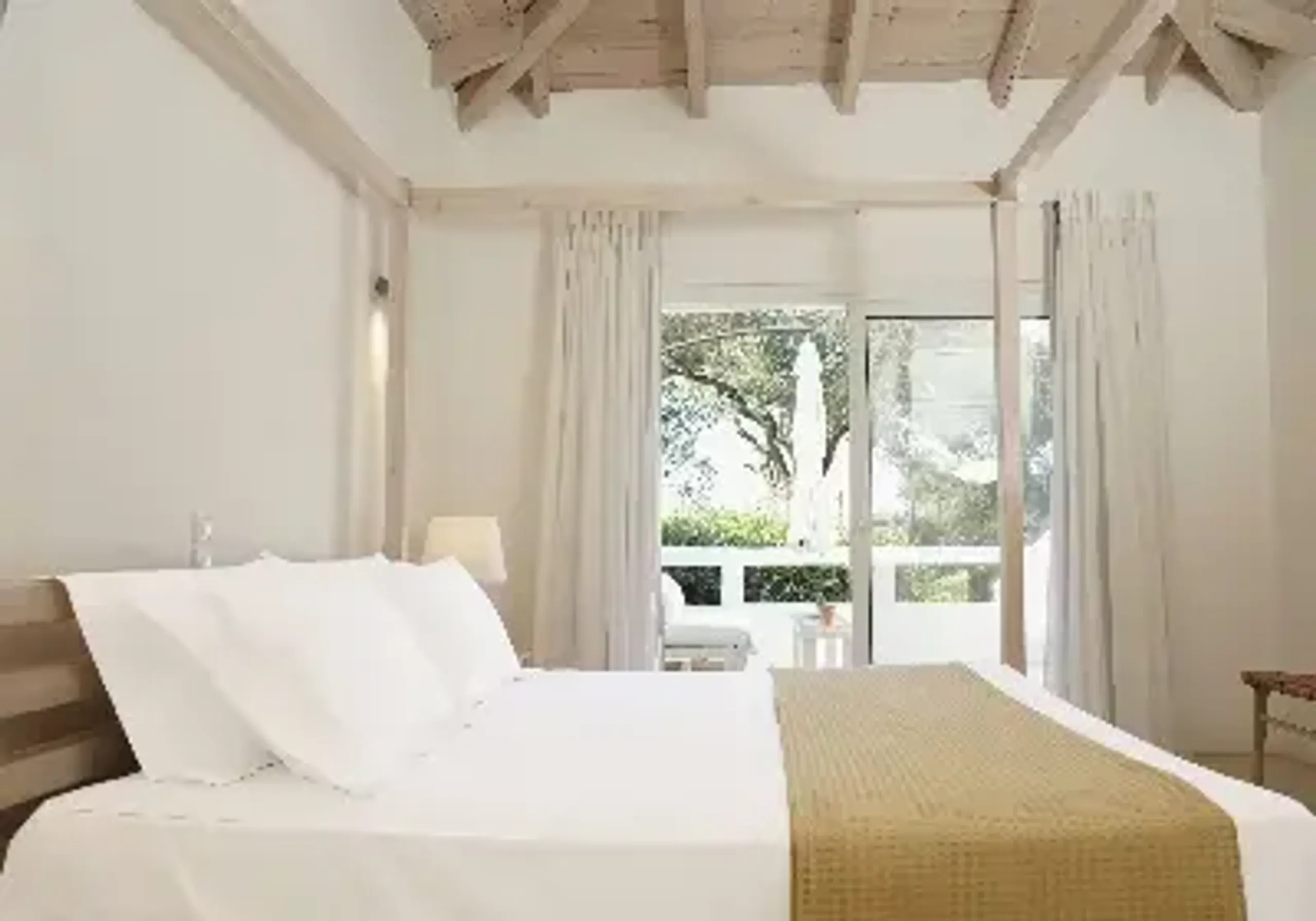 Secluded Retreat with  Pool, Private Beach Access, and Gazebo — photograph 11