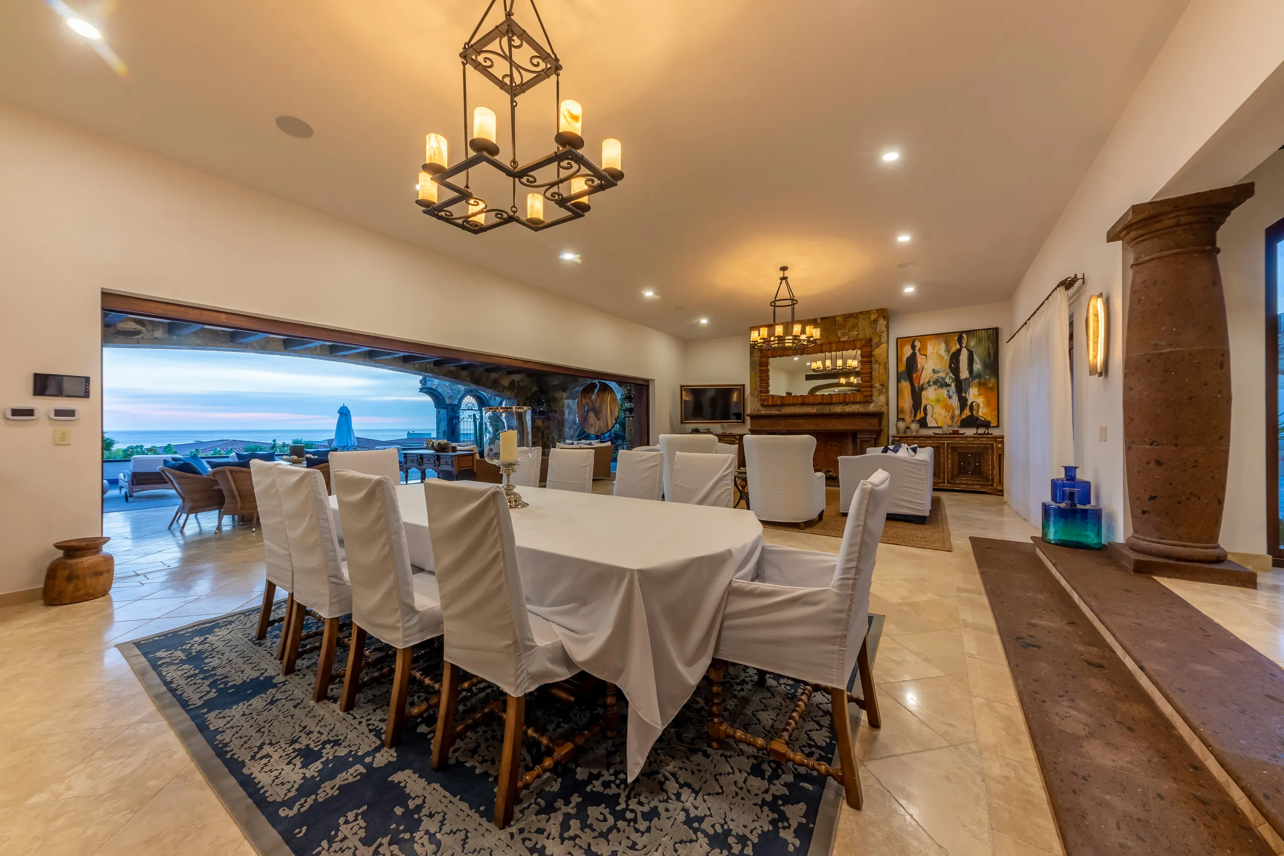 Glamorous Six-Bedroom Villa with Private Beach Access, 100-Foot Pool & Panoramic Ocean Views — photograph 10