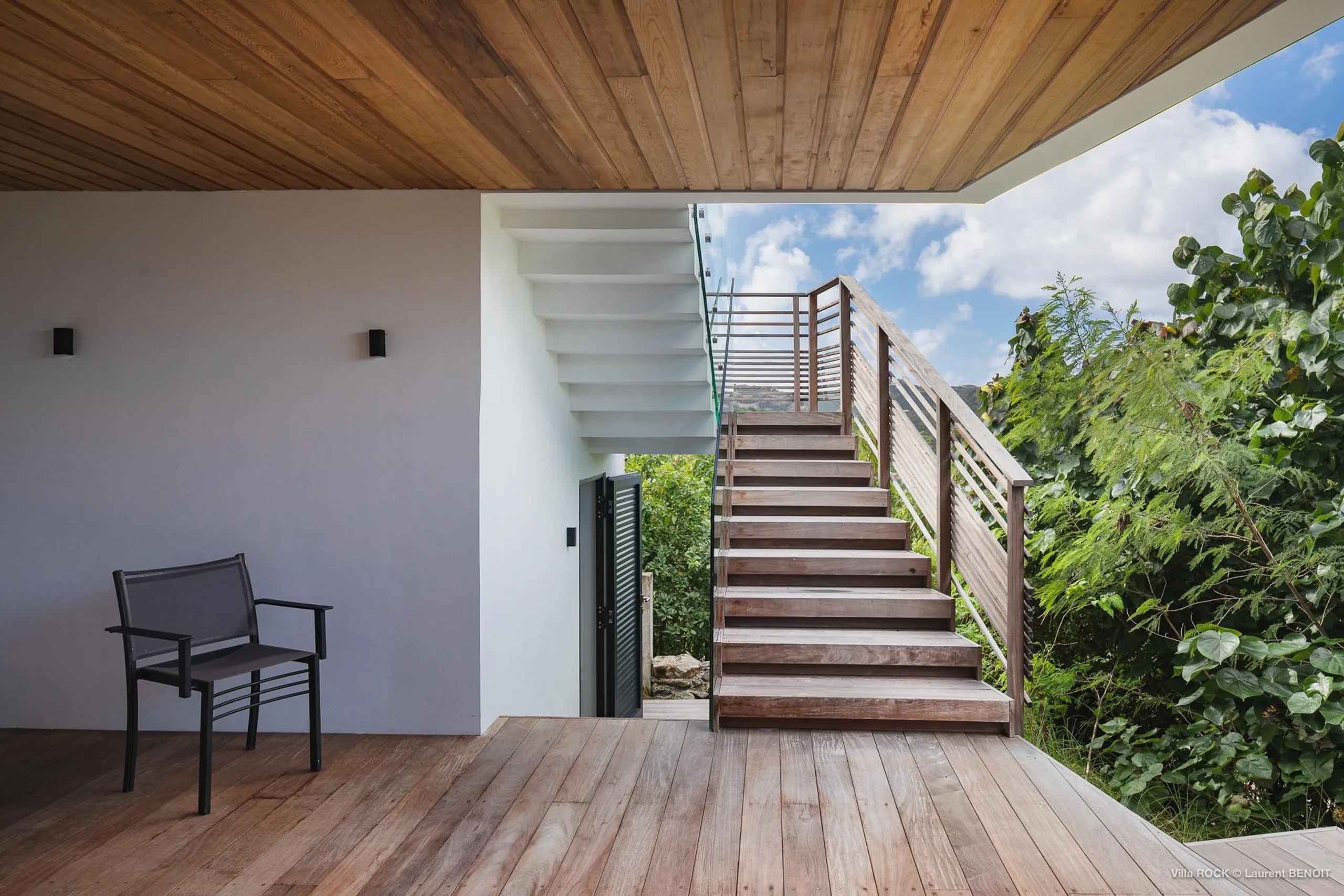 Majestic Camaruche Villa with Infinity Pool and Ocean Views — photograph 7