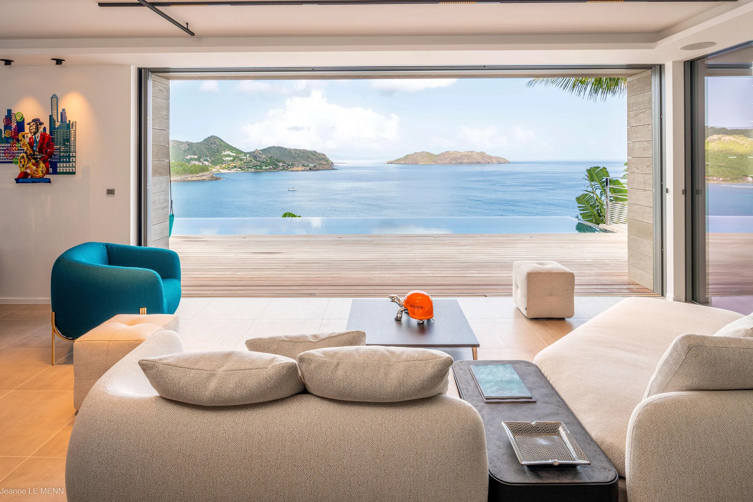 Breathtaking Cliffside Villa in Saint-Jean with Infinity Pool and Stunning Ocean Views — photograph 3