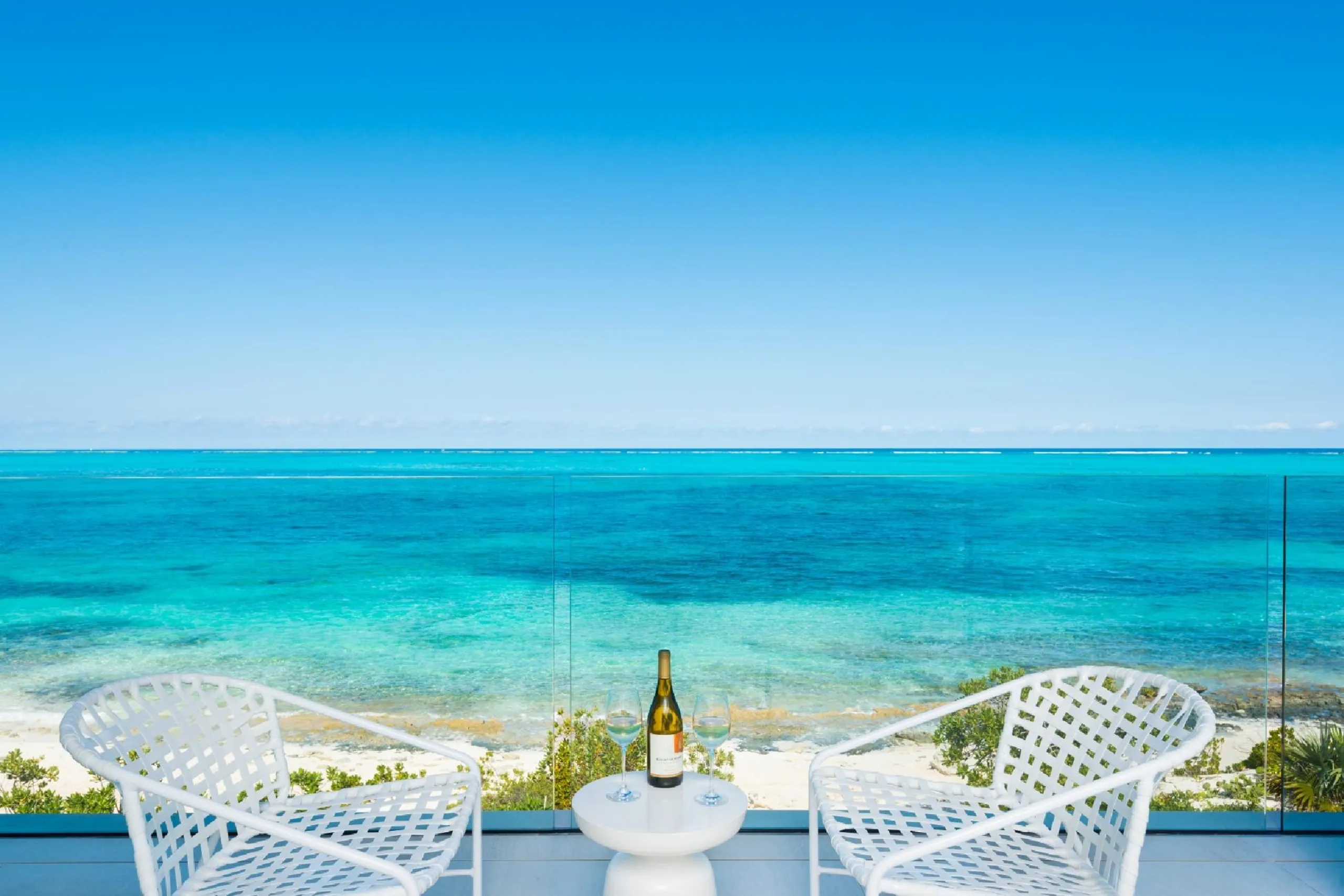Grace Bay Dunes Luxury Beachfront Villa with Private Pool and Amazing Ocean Views — photograph 5