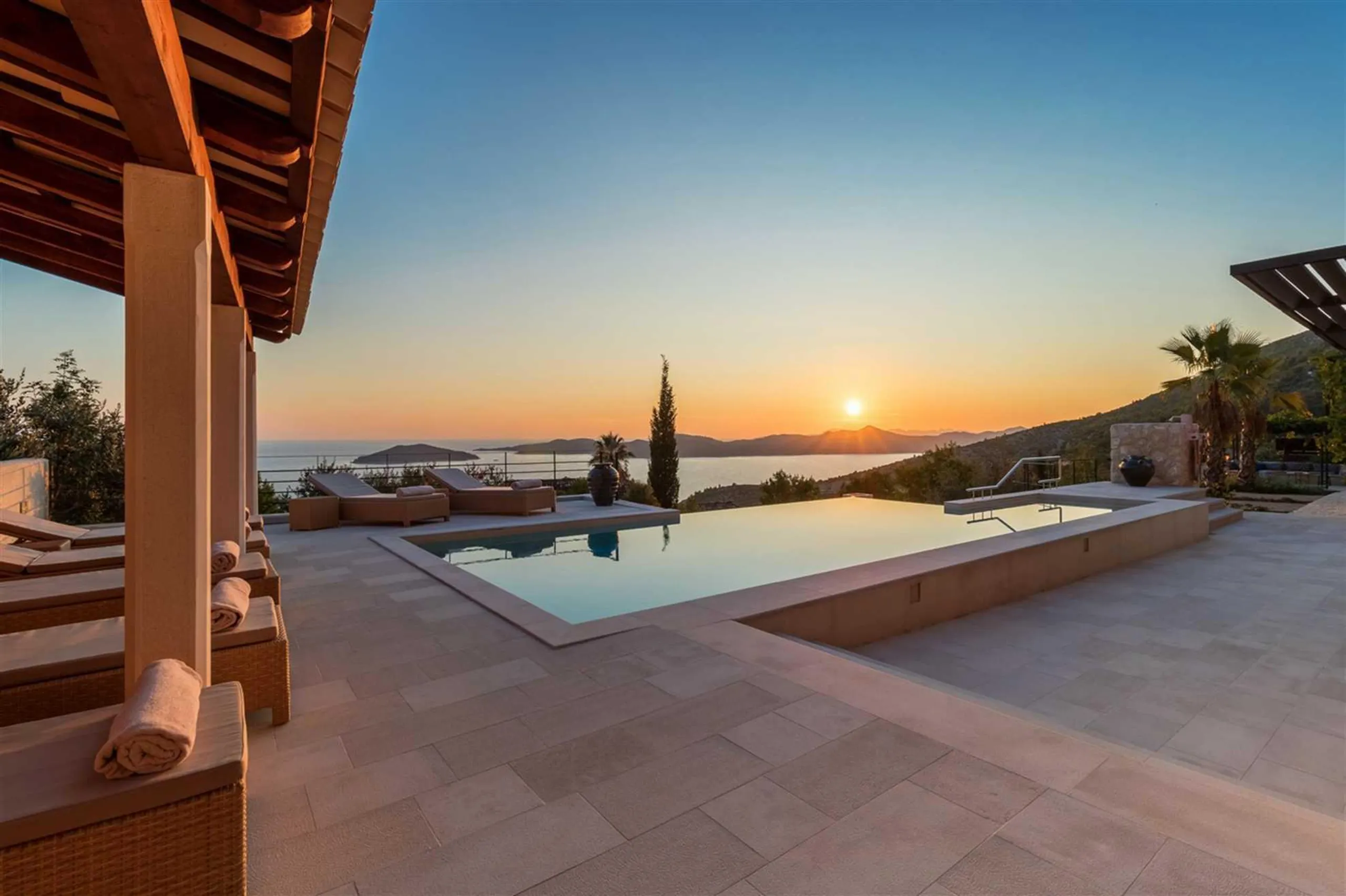 Villa setting in Brsecine
