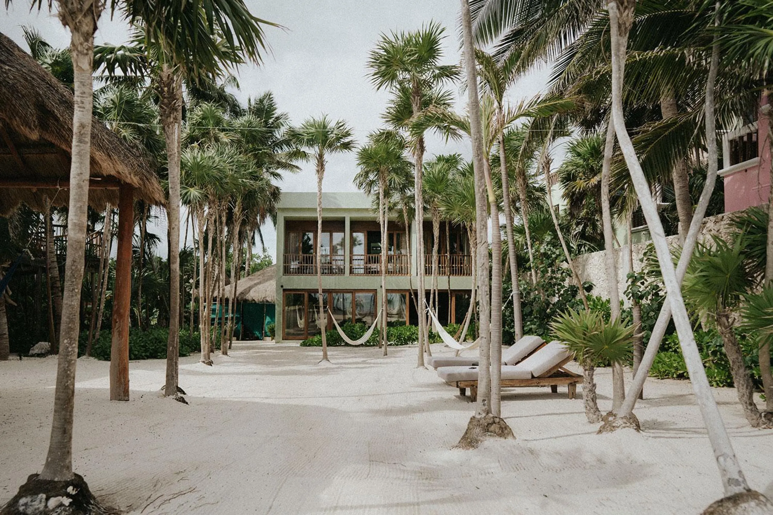 Enchanting Eco-Luxe Chic Retreat with Private Pool and  Oceanic Delights — photograph 3