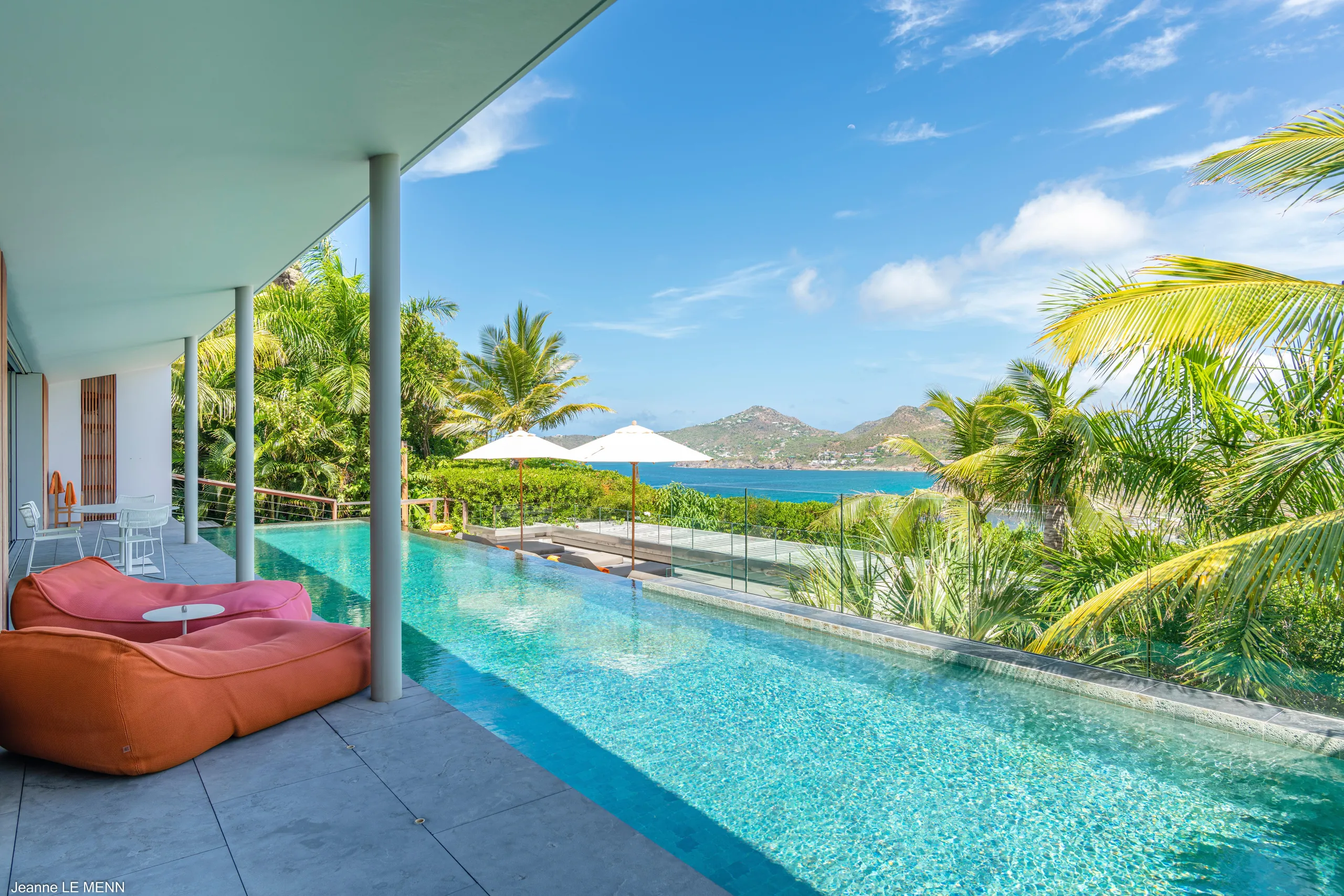 Tranquil Seaview Villa with Infinity Pool and Private Zen Gardens — photograph 2