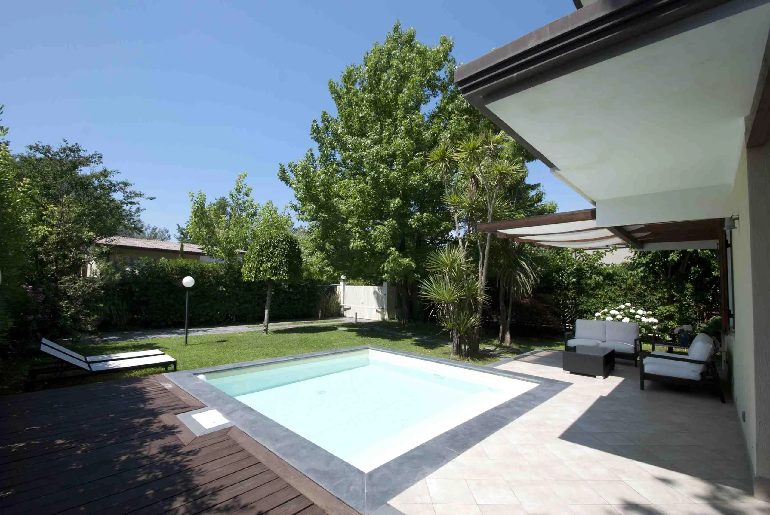Lovely Garden Villa with Private Pool — photograph 5