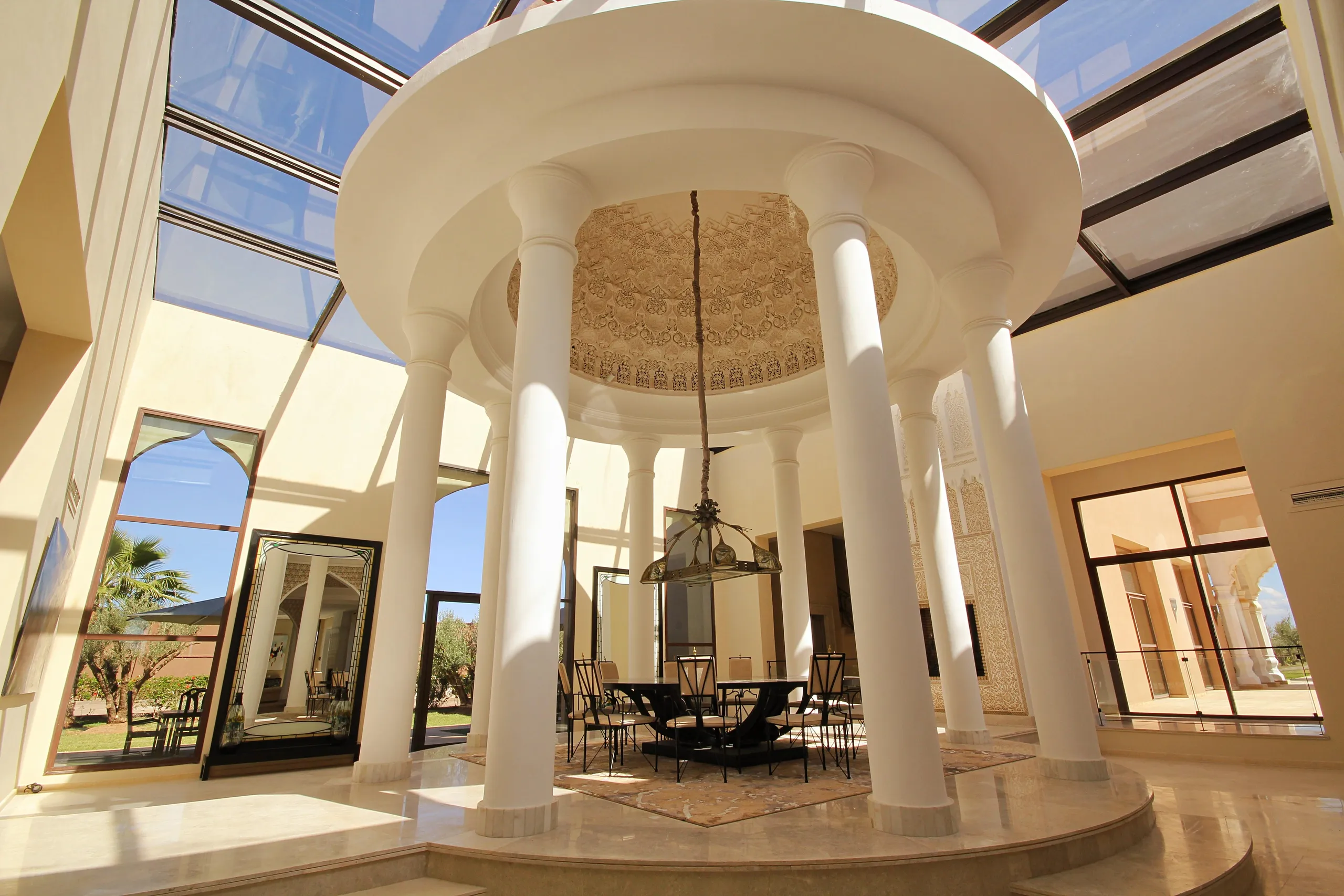 Statuesque Spacious Villa with Infinity Pool and Mountain Views in Marrakech